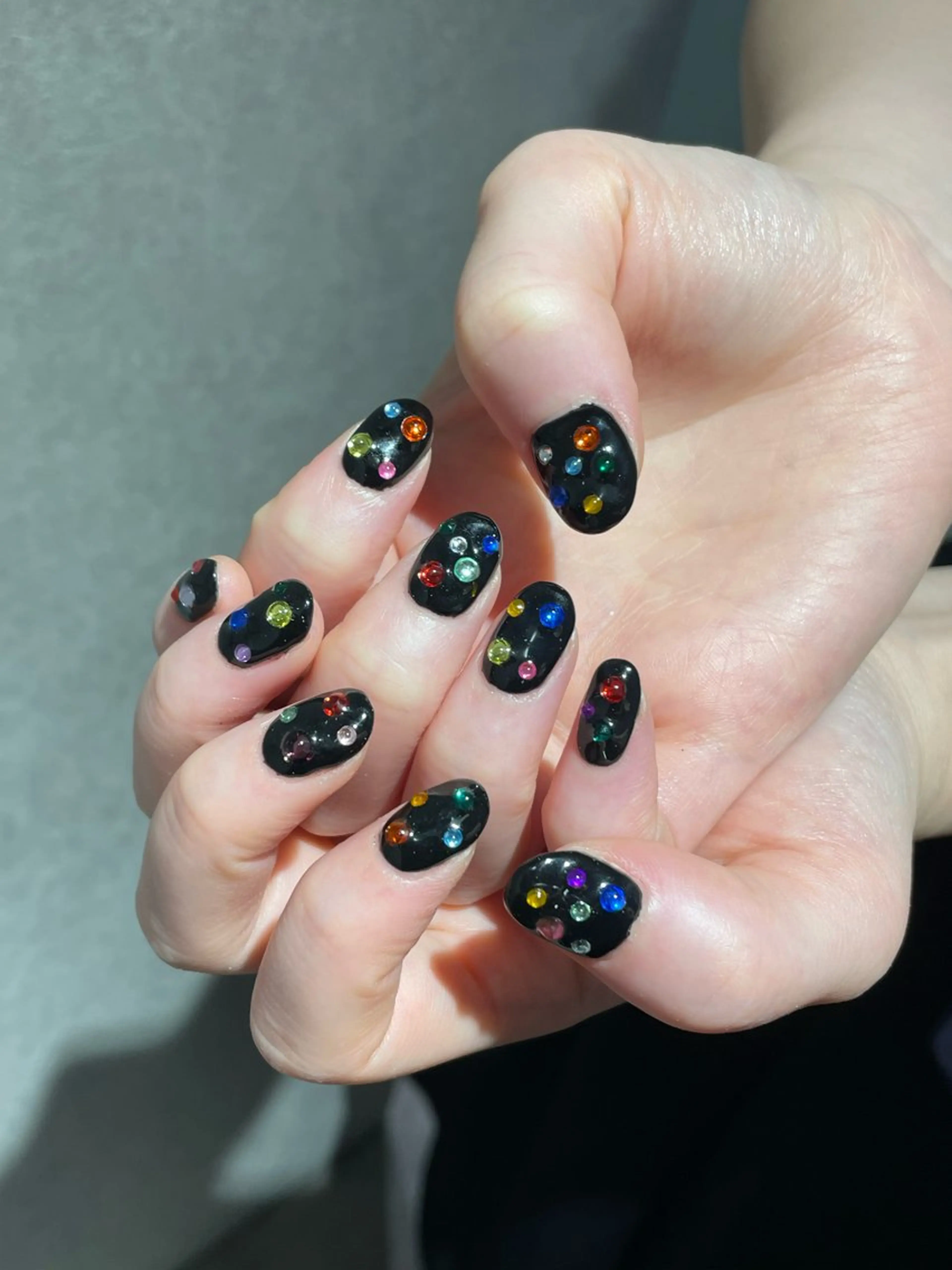 ネイル ストーンネイル ハンドネイル ナチュラル透明感🌱 小山美樹子のヘアスタイル