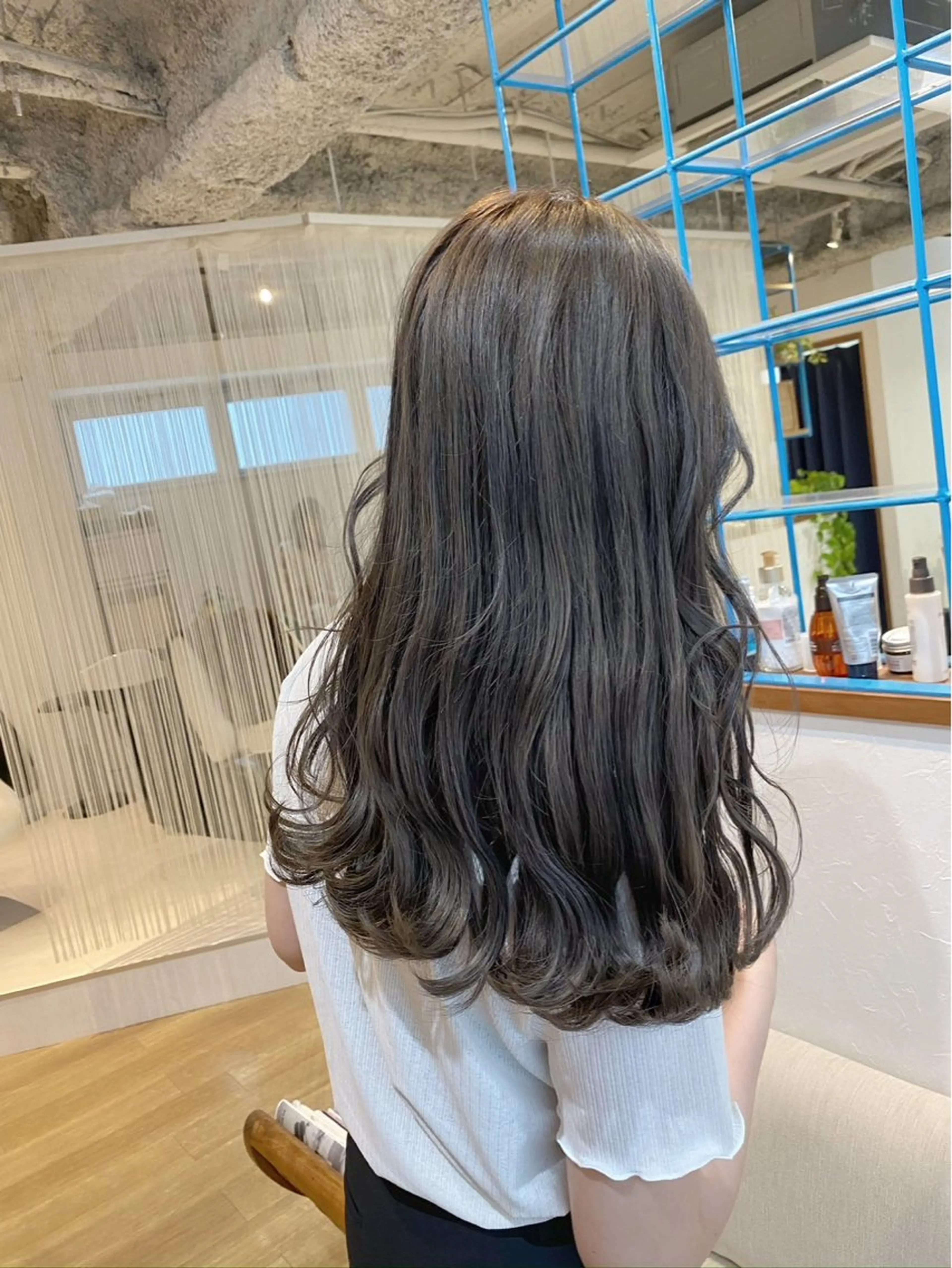 ロング RENA｜透明感 カラー×癒しスパのヘアスタイル