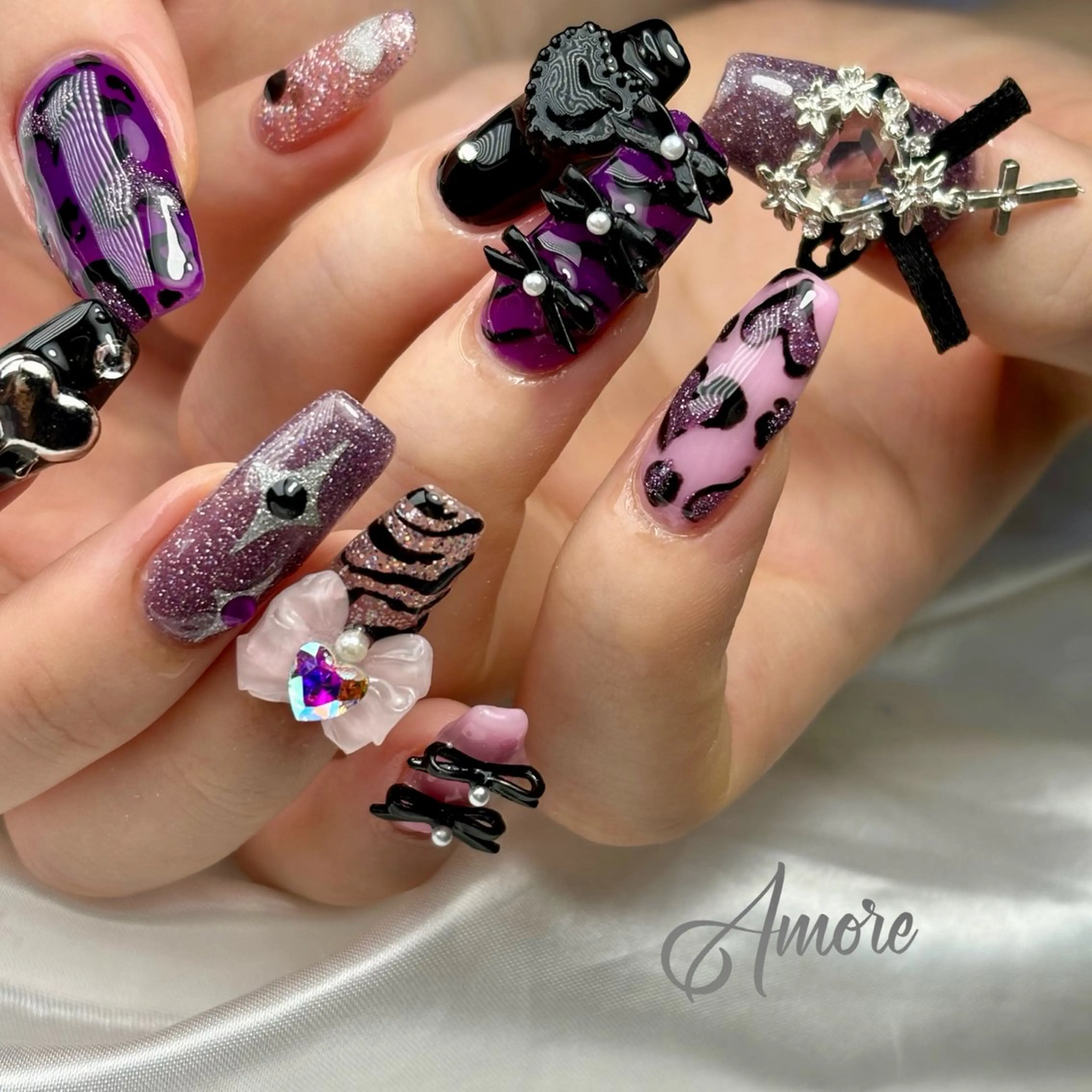 ネイル ジェルネイル キラキラネイル 韓国ネイル マグネットネイル パラジェル You kyehwaのネイルデザイン