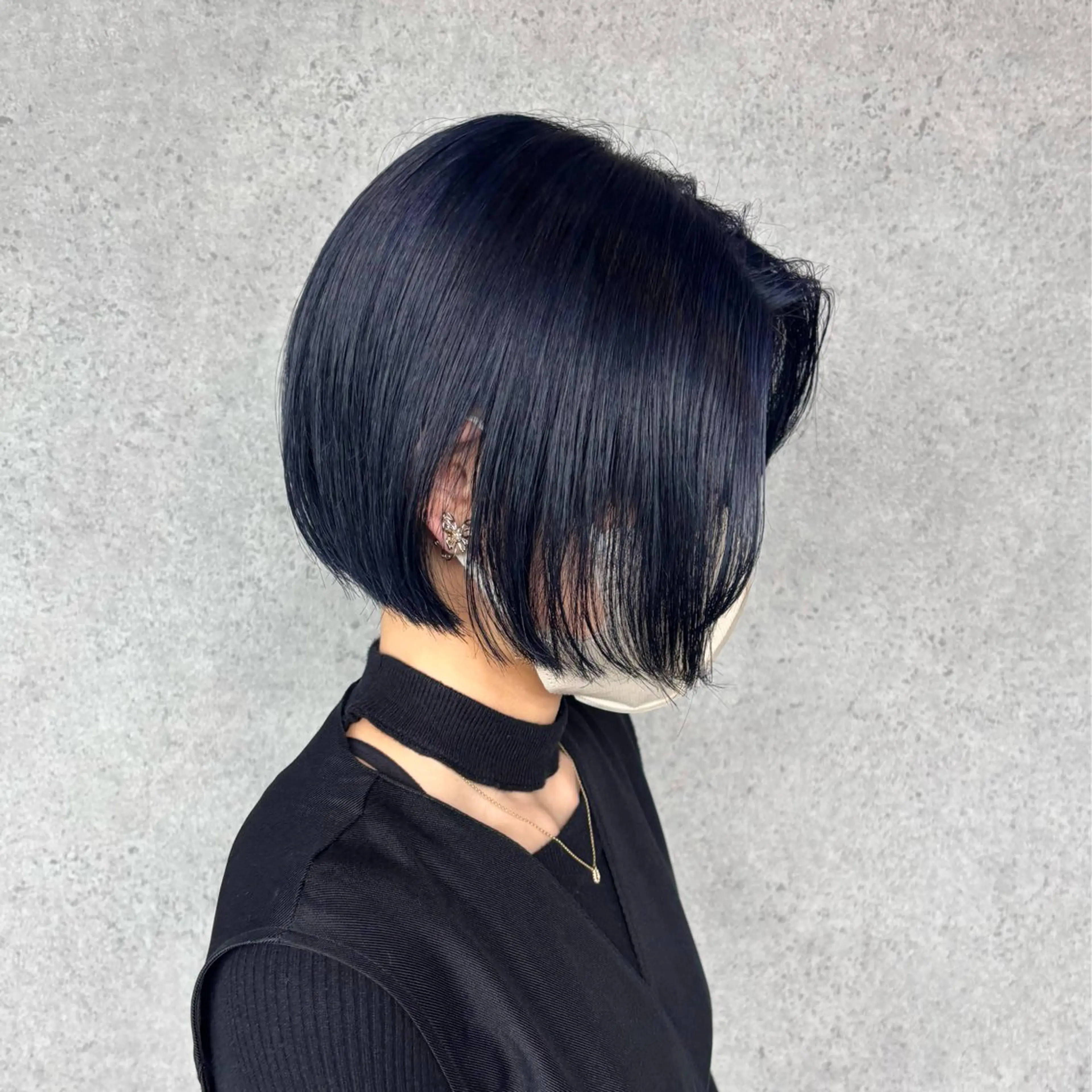 ショート カラー ネイビーカラー ボブ カット ヘアカラー トリートメント 加藤 結奈のヘアスタイル