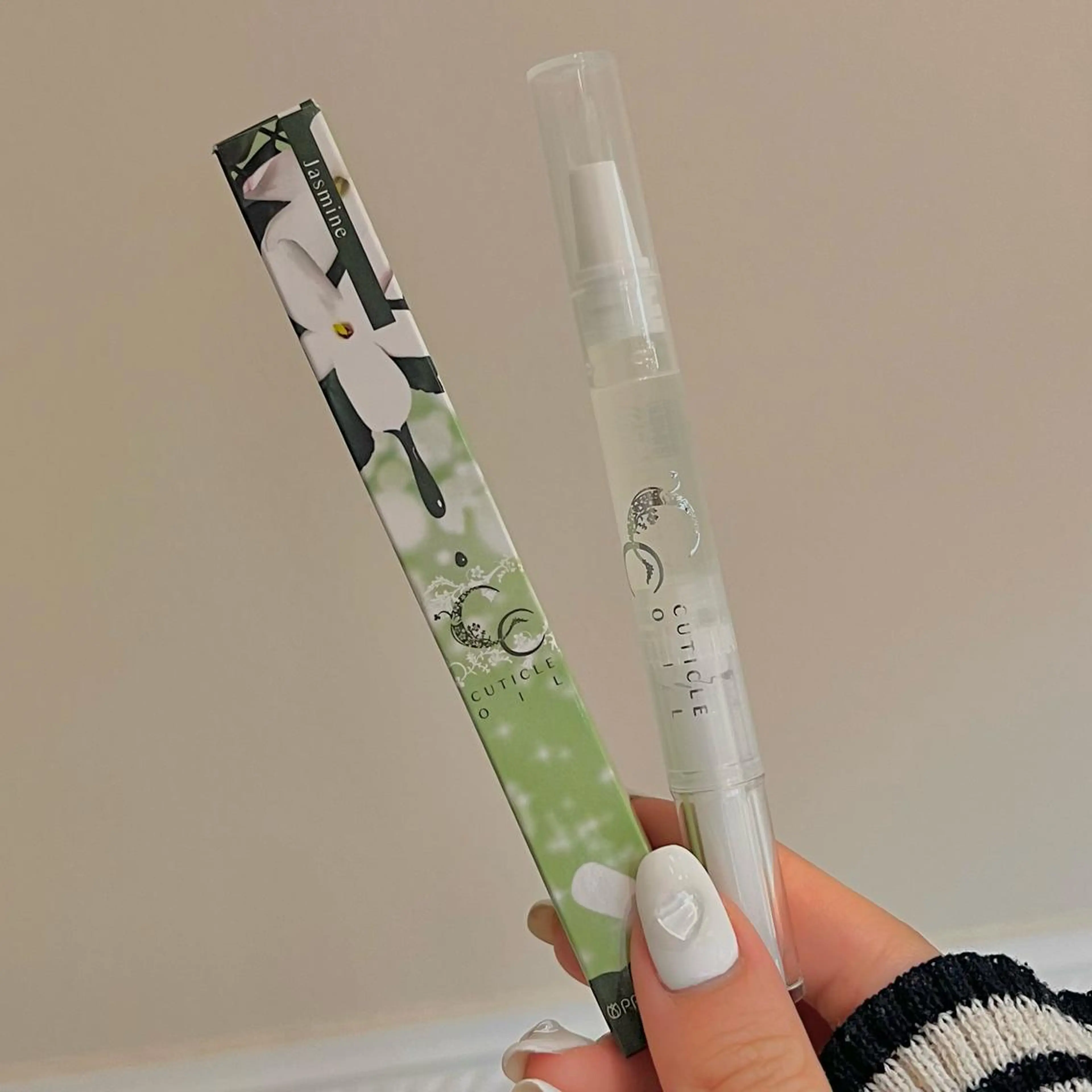 ネイル ジェルネイル ハンドケア 🎀チーク/ちゅるん 🫧chisa🎀のネイルデザイン