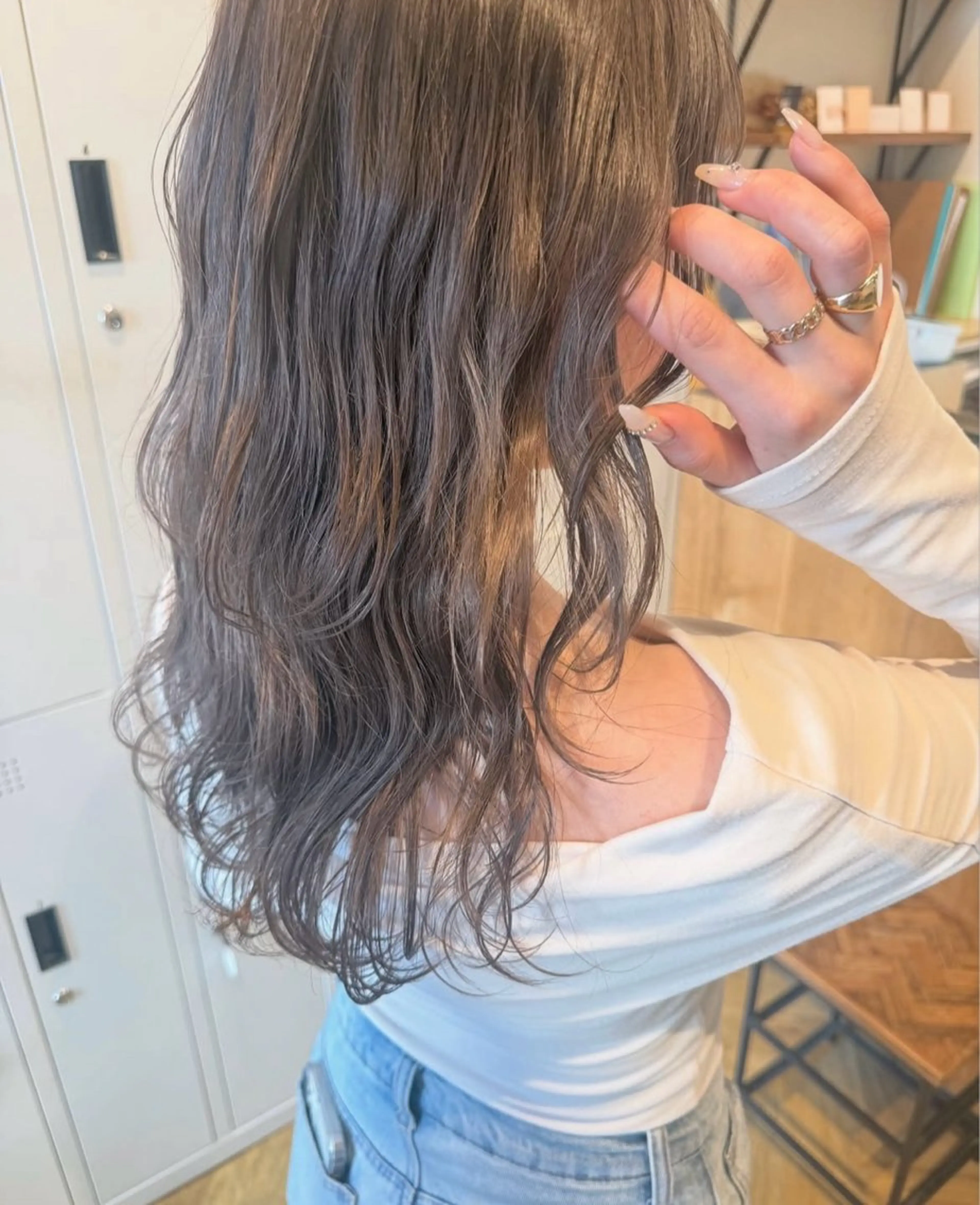 カラー 和田 紗弥香のヘアスタイル