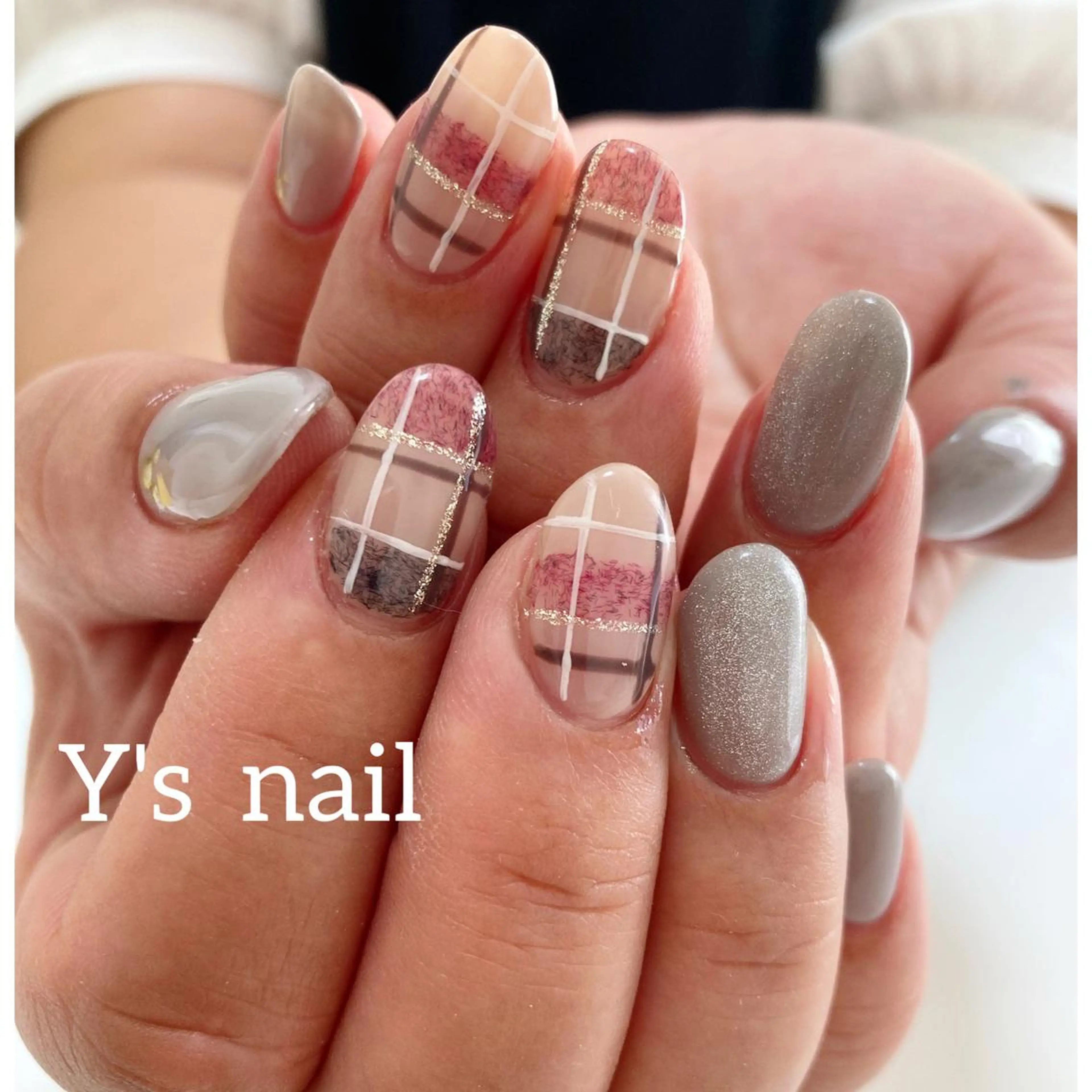 ネイル ミラーネイル 手書きが得意🖌️ Y’s  nailのネイルデザイン