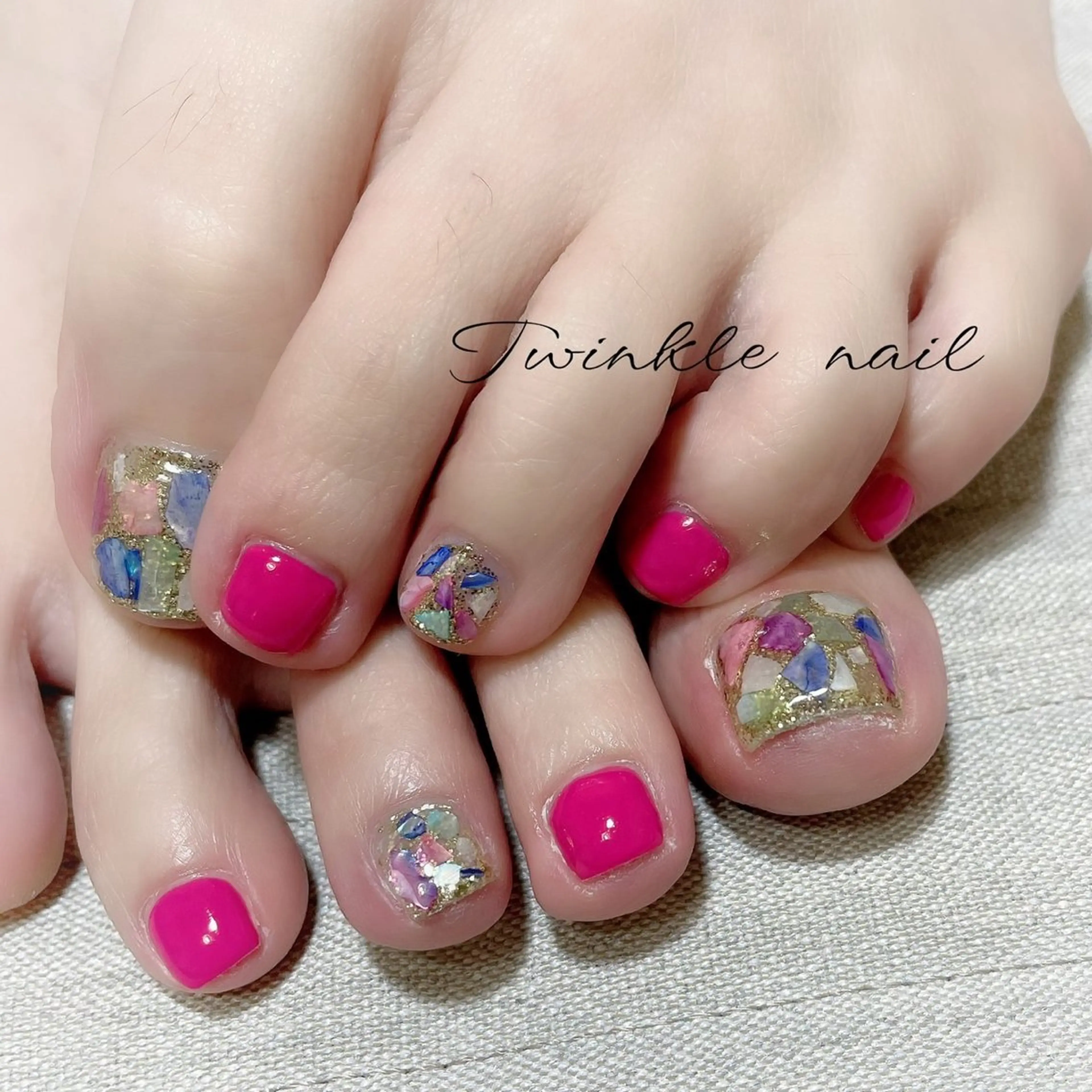 ネイル フットネイル 中井 綾香の眉毛・アイブロウイメージ