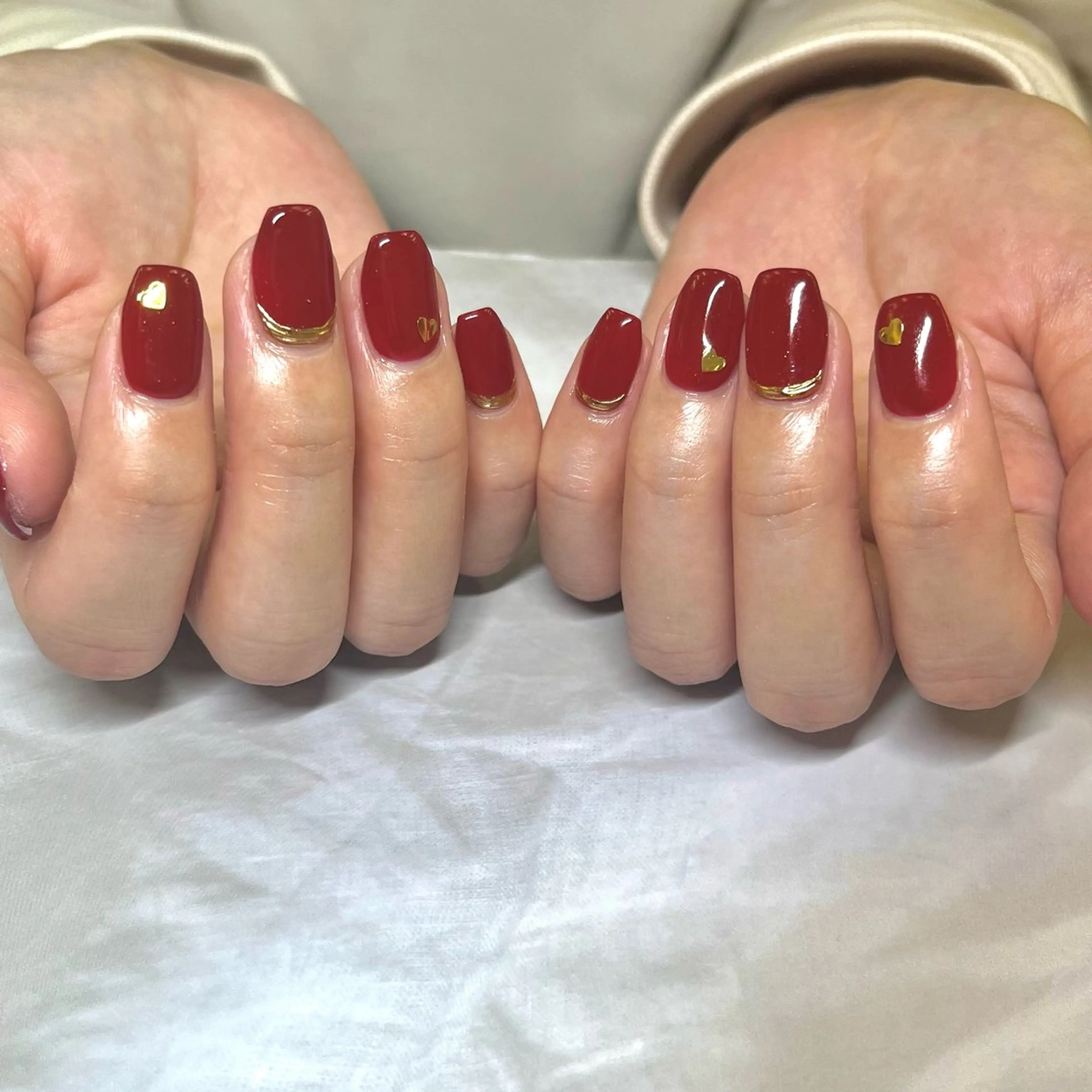 ネイル ボルドー ゴールド シンプルネイル ハンドネイル ハンドケア ✩UMEHARA✩ ネイル/マツパのネイルデザイン