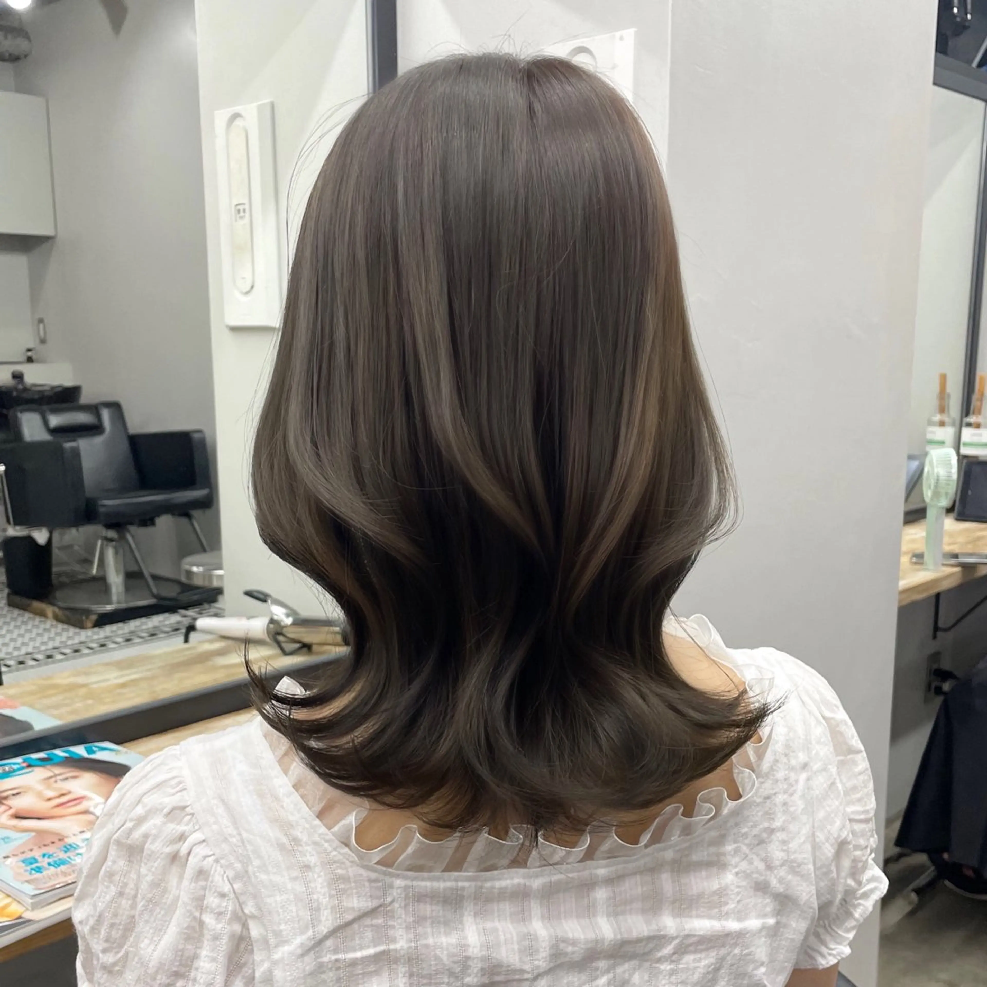 ミディアム カラー ヘアカラー 新宿/韓国ヘア/ 髪質改善ストレートのヘアスタイル
