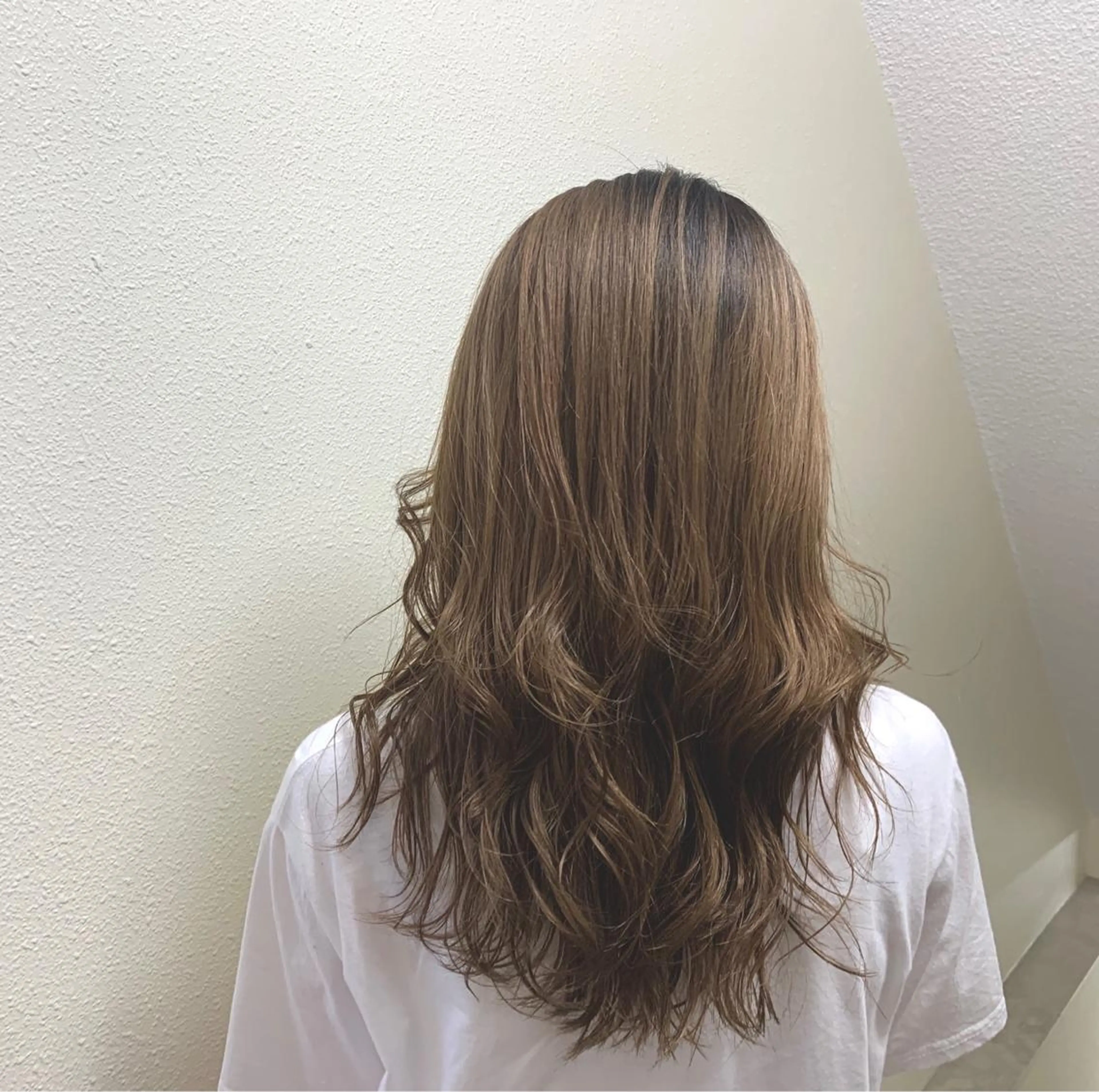 ミディアム カラー ヘアアレンジ 切りっぱなしヘアボブ ミディアムヘアRYOのヘアスタイル