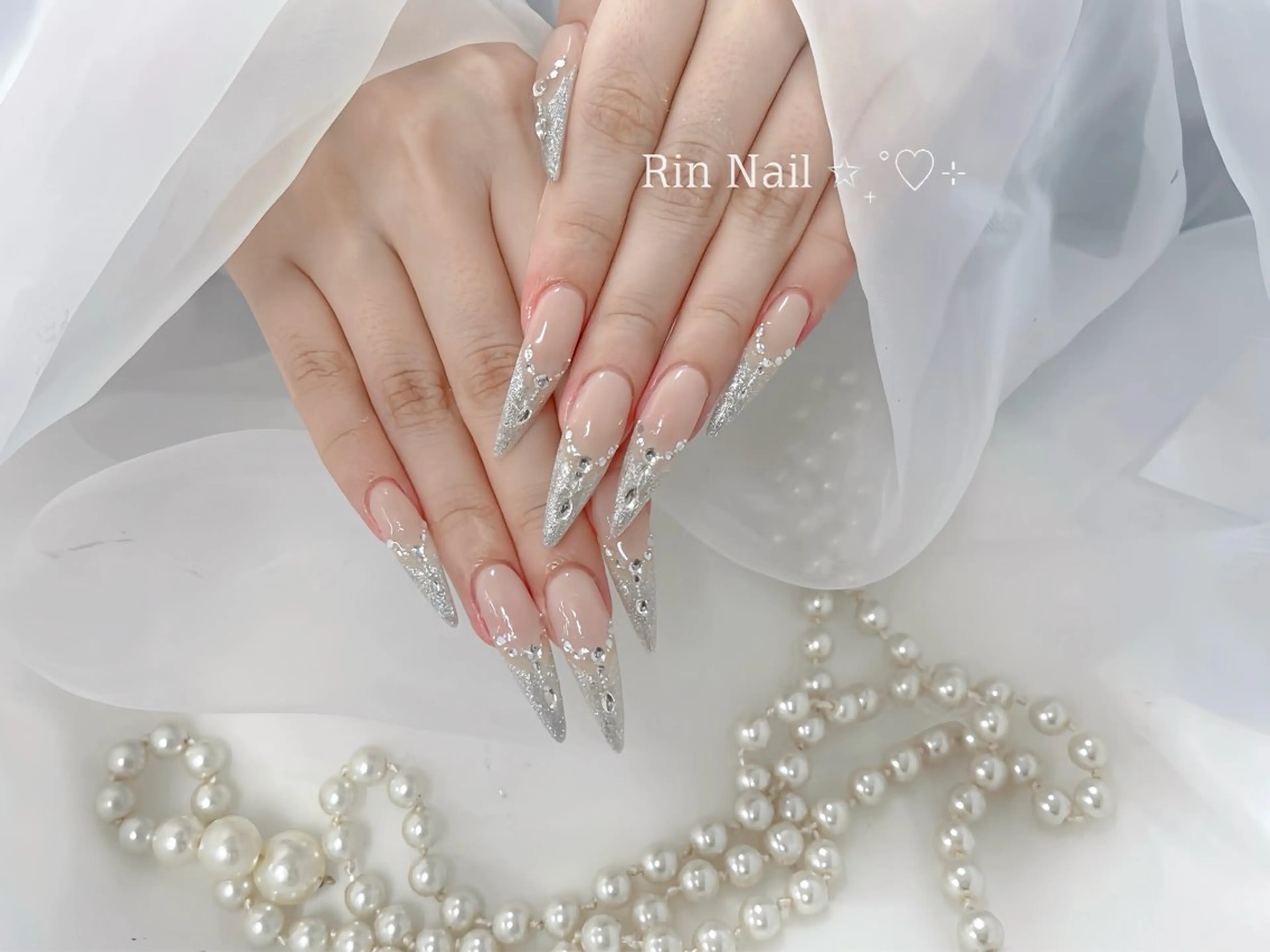 ネイル ボルドー フレンチネイル グラデーション キラキラネイル 韓国ネイル ハンドネイル Rin Nail Shinokuboのネイルデザイン