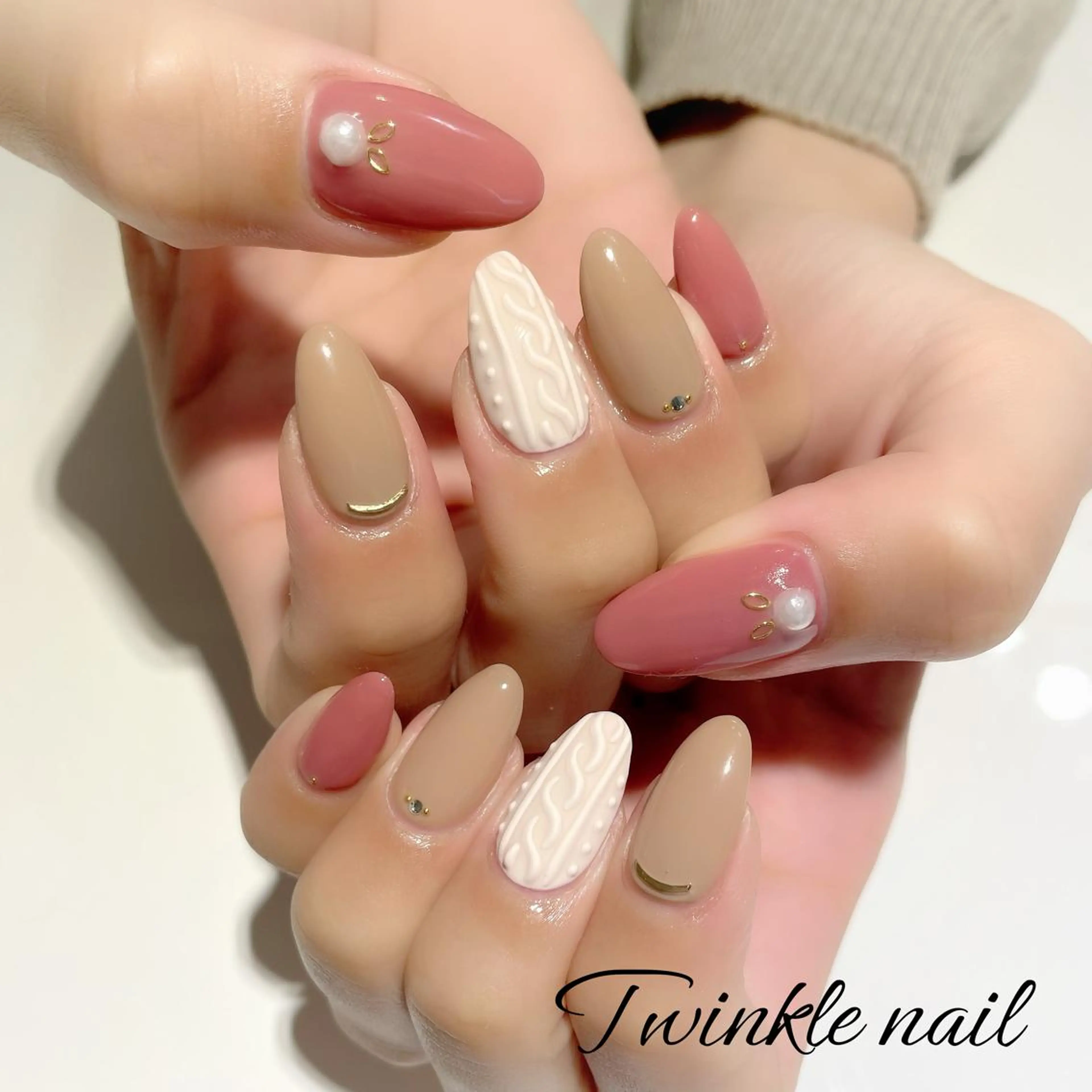 ネイル ハンドネイル ハンドケア 中井 綾香の眉毛・アイブロウイメージ