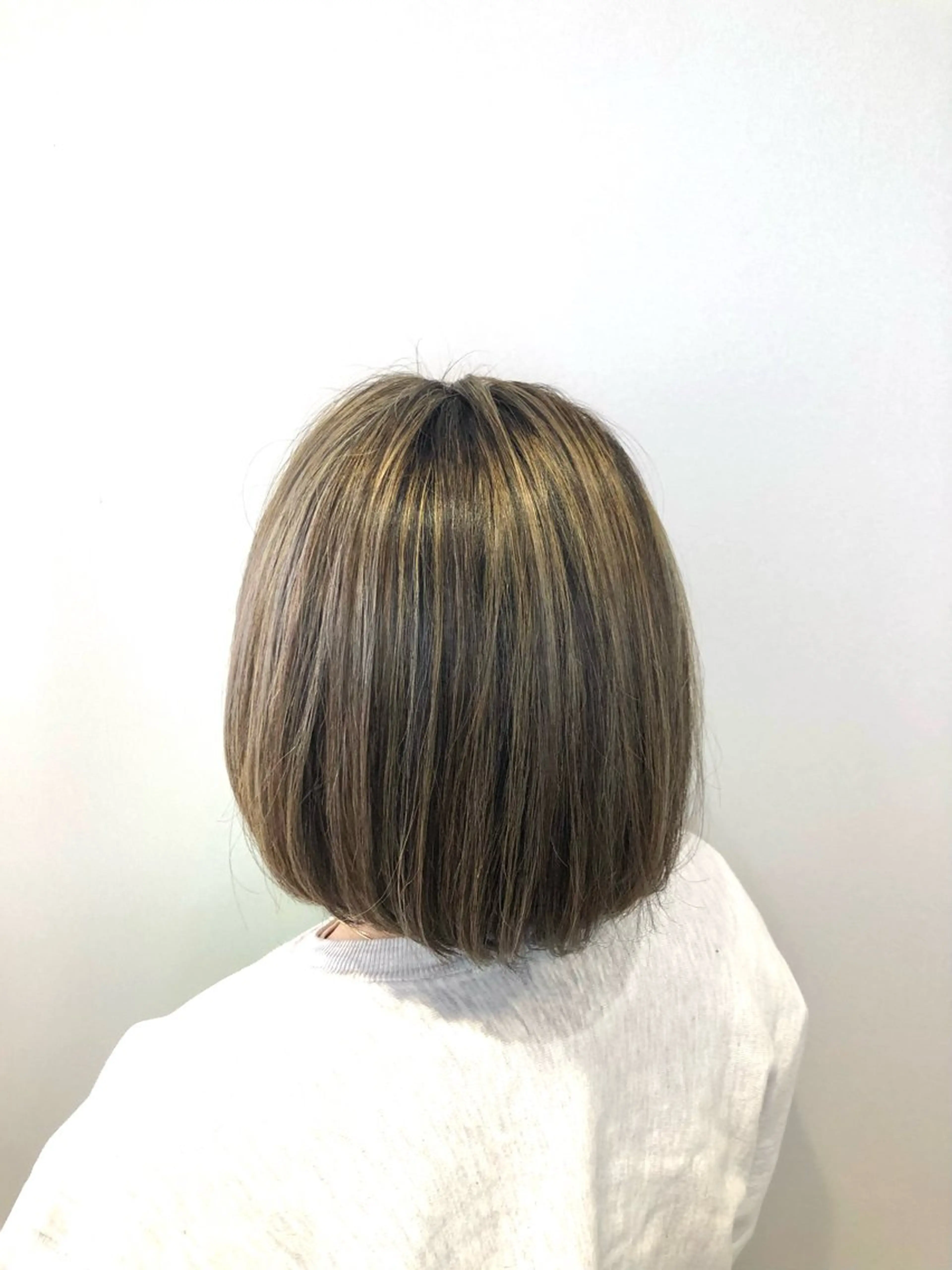 ミディアム カラー カット ヘアカラー 西田 愛華のヘアスタイル