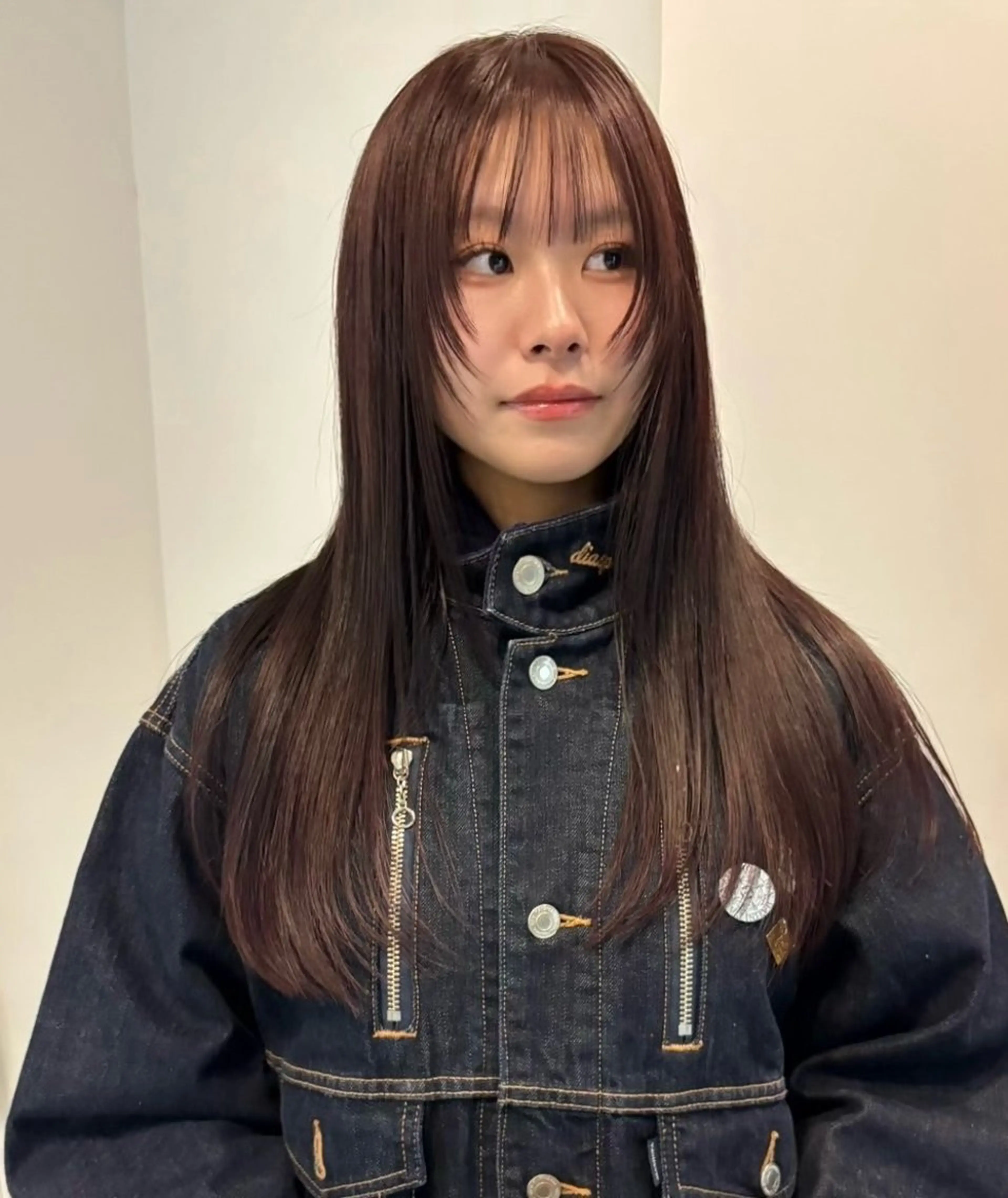 ロング ヘアカラー 熊崎 葵のヘアスタイル