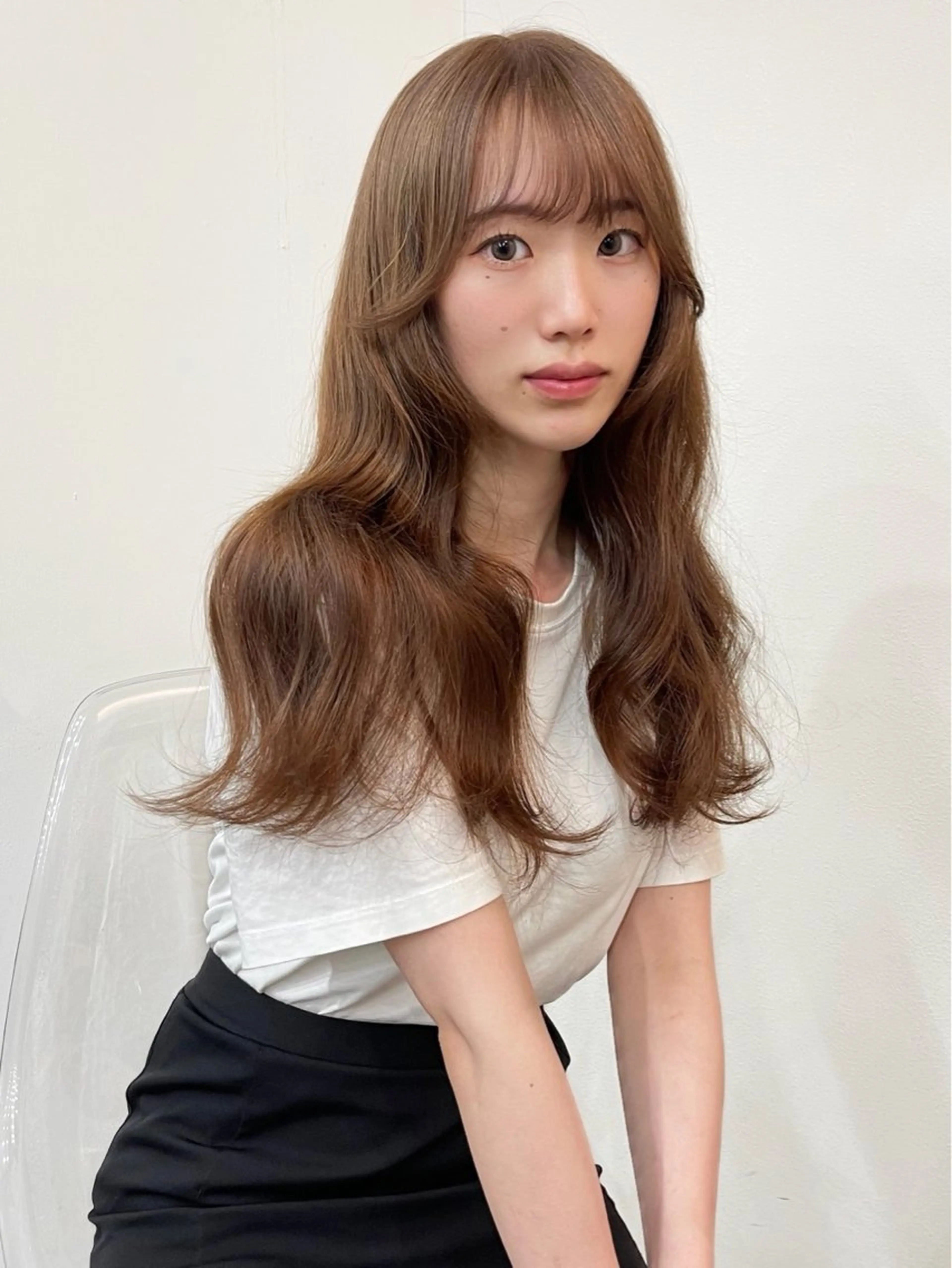 ロング カラー ベージュカラー ブリーチ ミルクティーベージュ ヘアカラー トリートメント LIV umeda所属・キダアヤカ/ 梅田/ベージュカラーのヘアスタイル