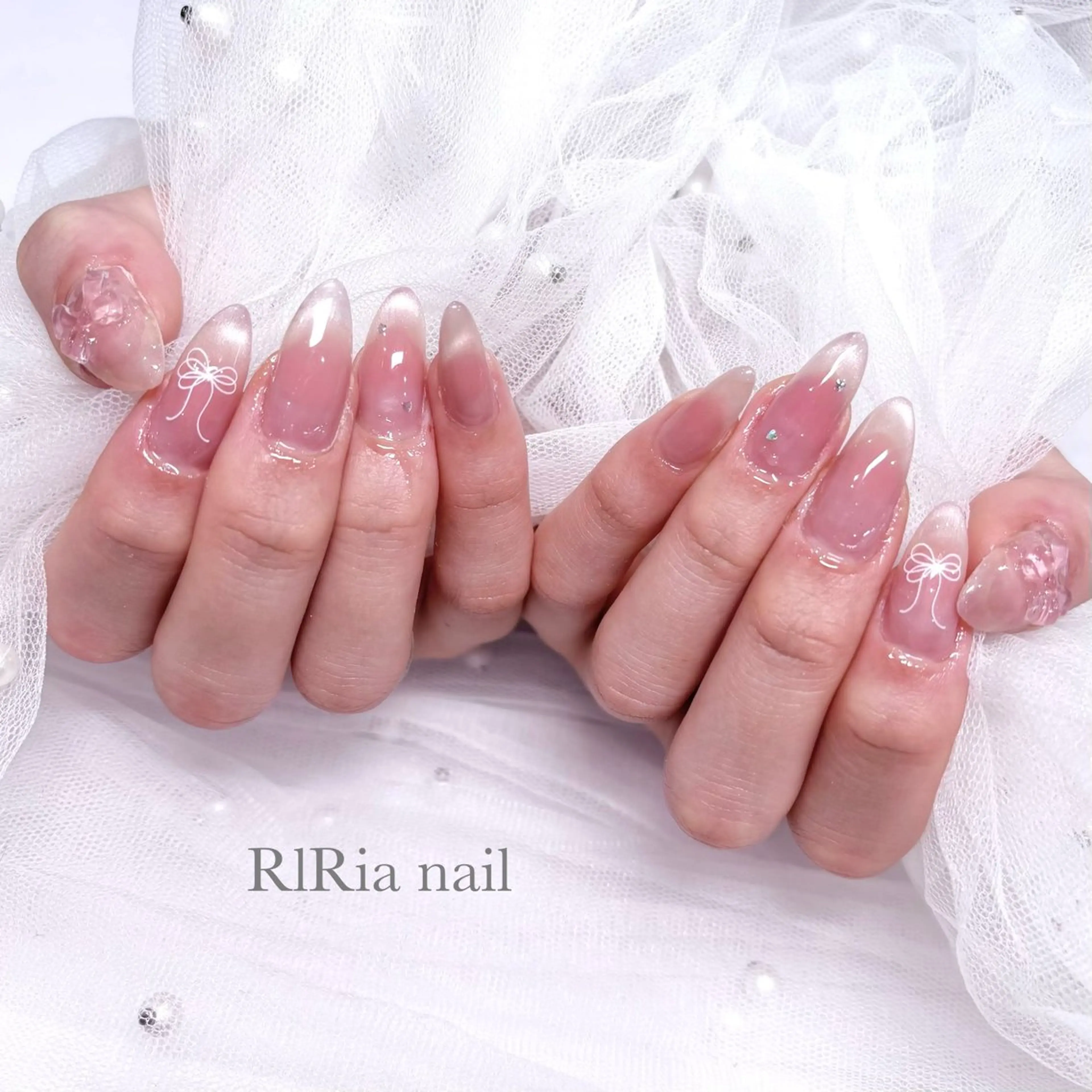 ネイル フラワーネイル ピンク ぷっくりネイル リボン ホワイト ハンドネイル 🎀RIRia nail🎀のネイルデザイン
