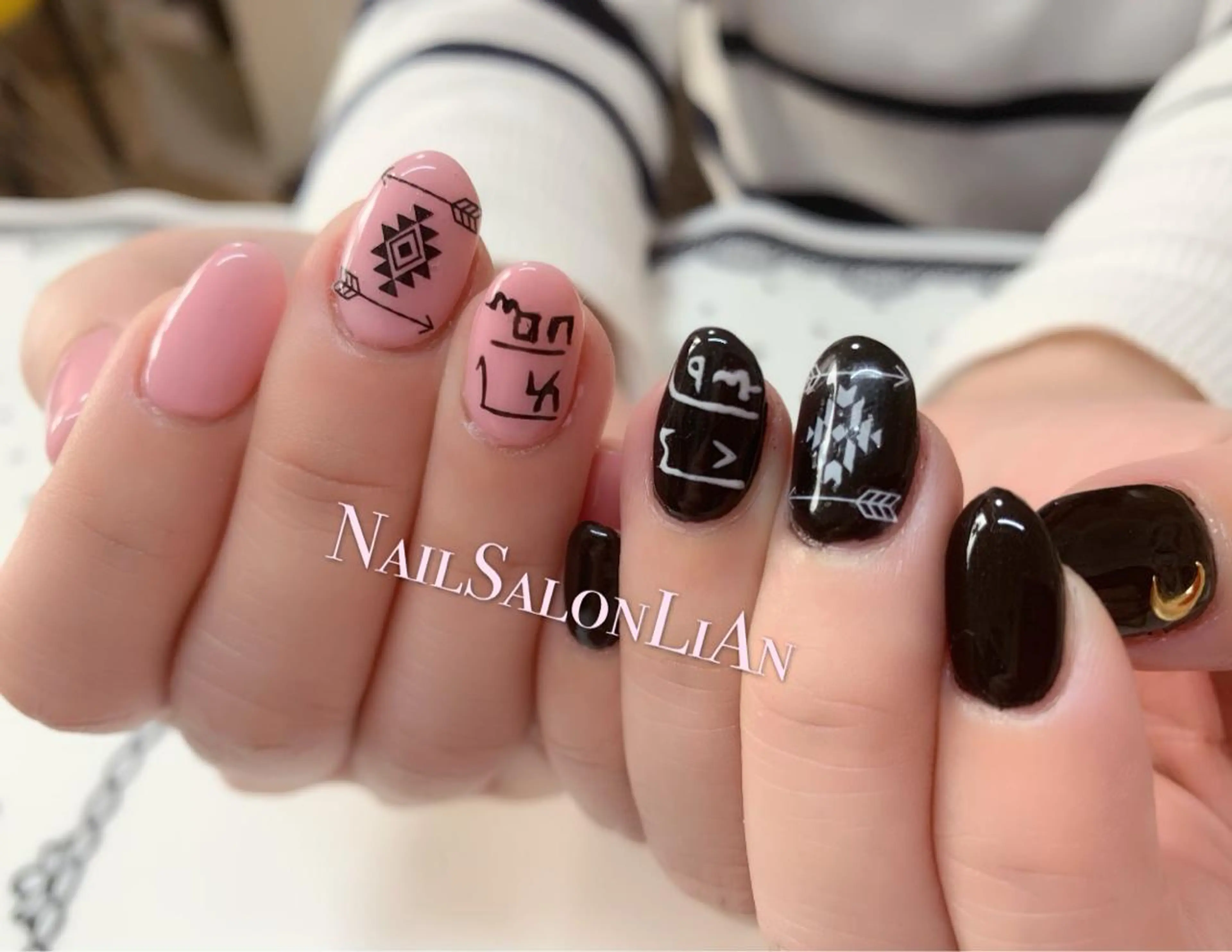ネイル アートネイル 持ち込み シンプルネイル ストーンネイル NailSalon LiAnのネイルデザイン