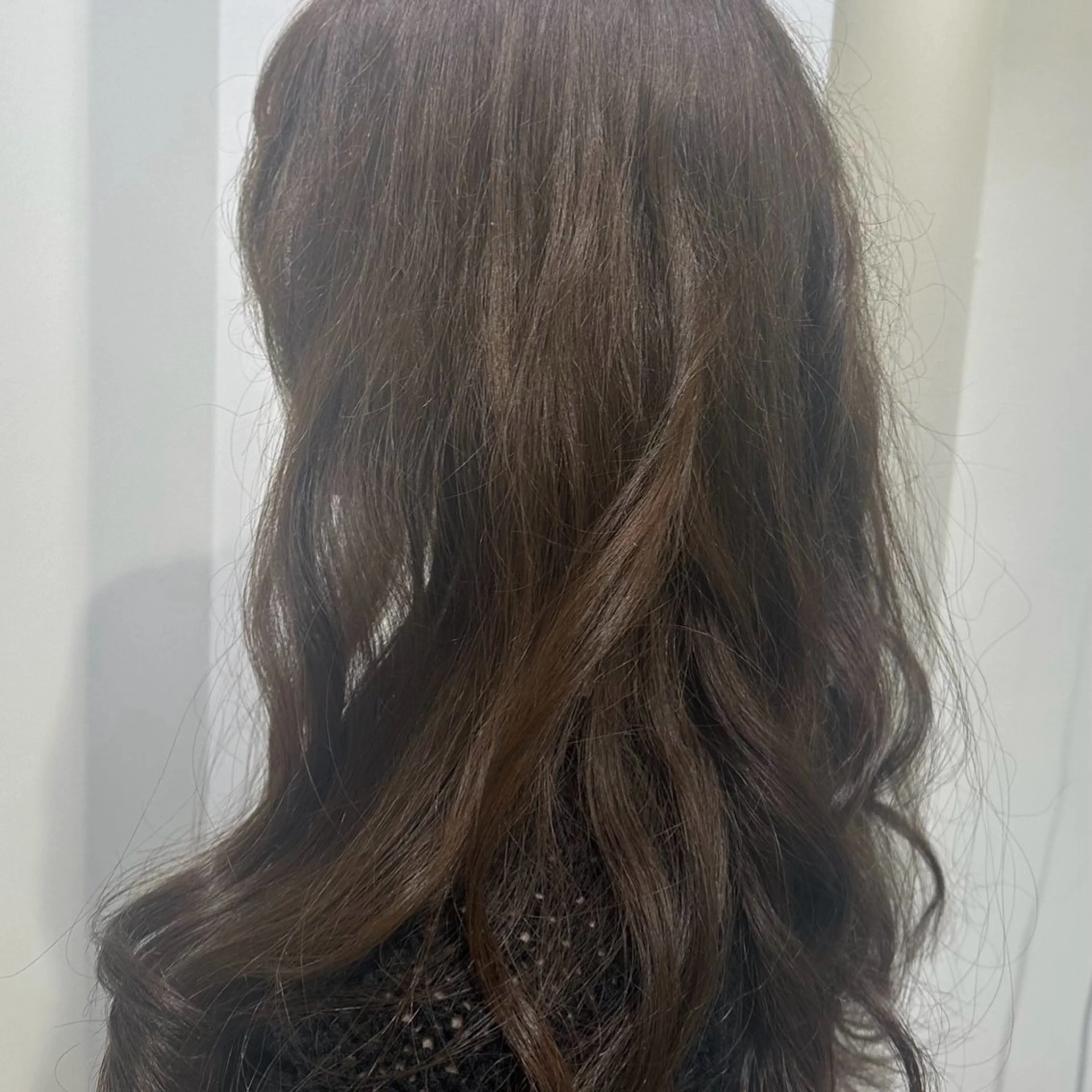 カラー 西澤 希のヘアスタイル