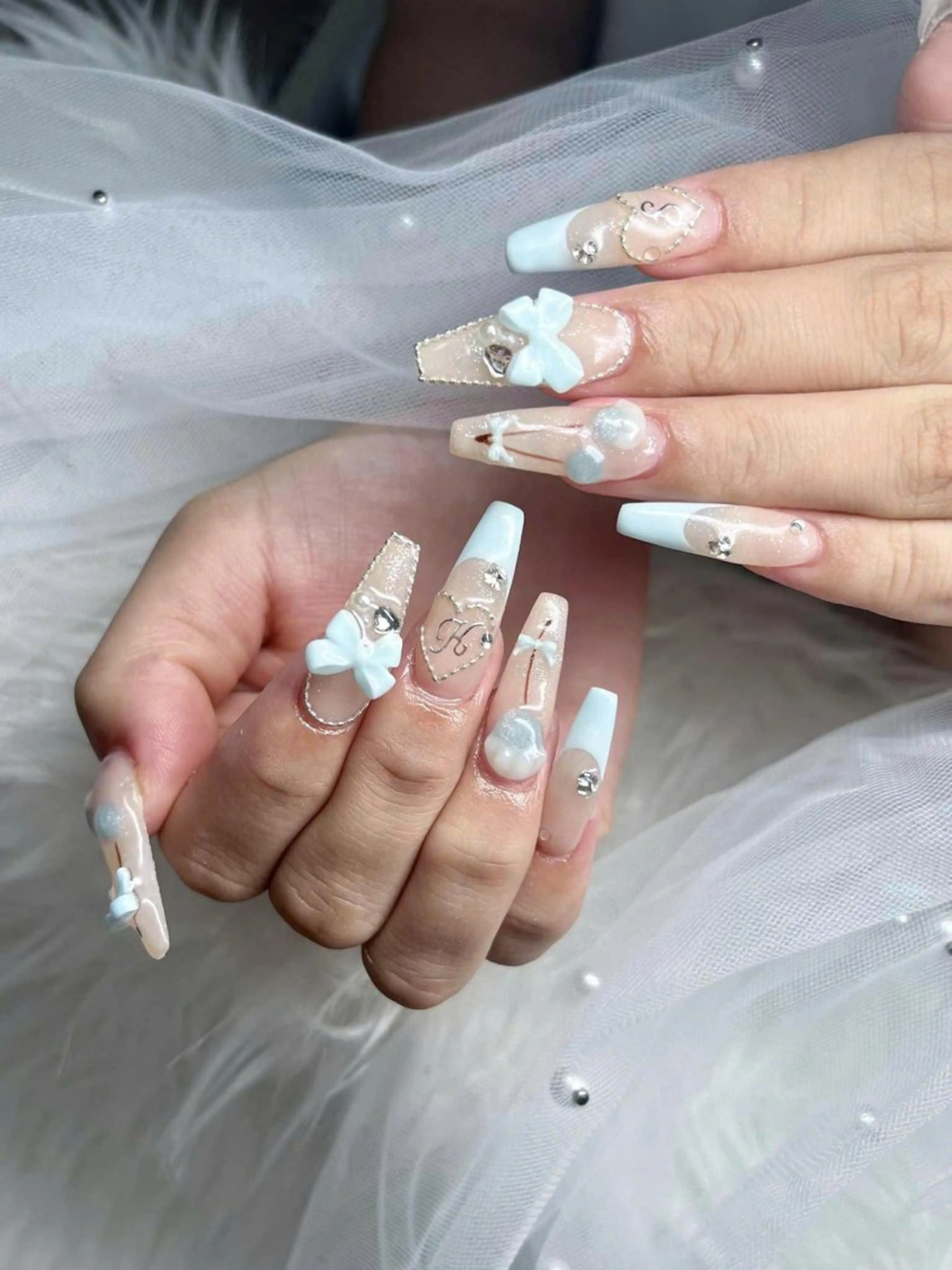 ネイル オーロラネイル フレンチネイル ジェルネイル ハロウィン キラキラネイル ハンドネイル H.baby Nail Salonのネイルデザイン
