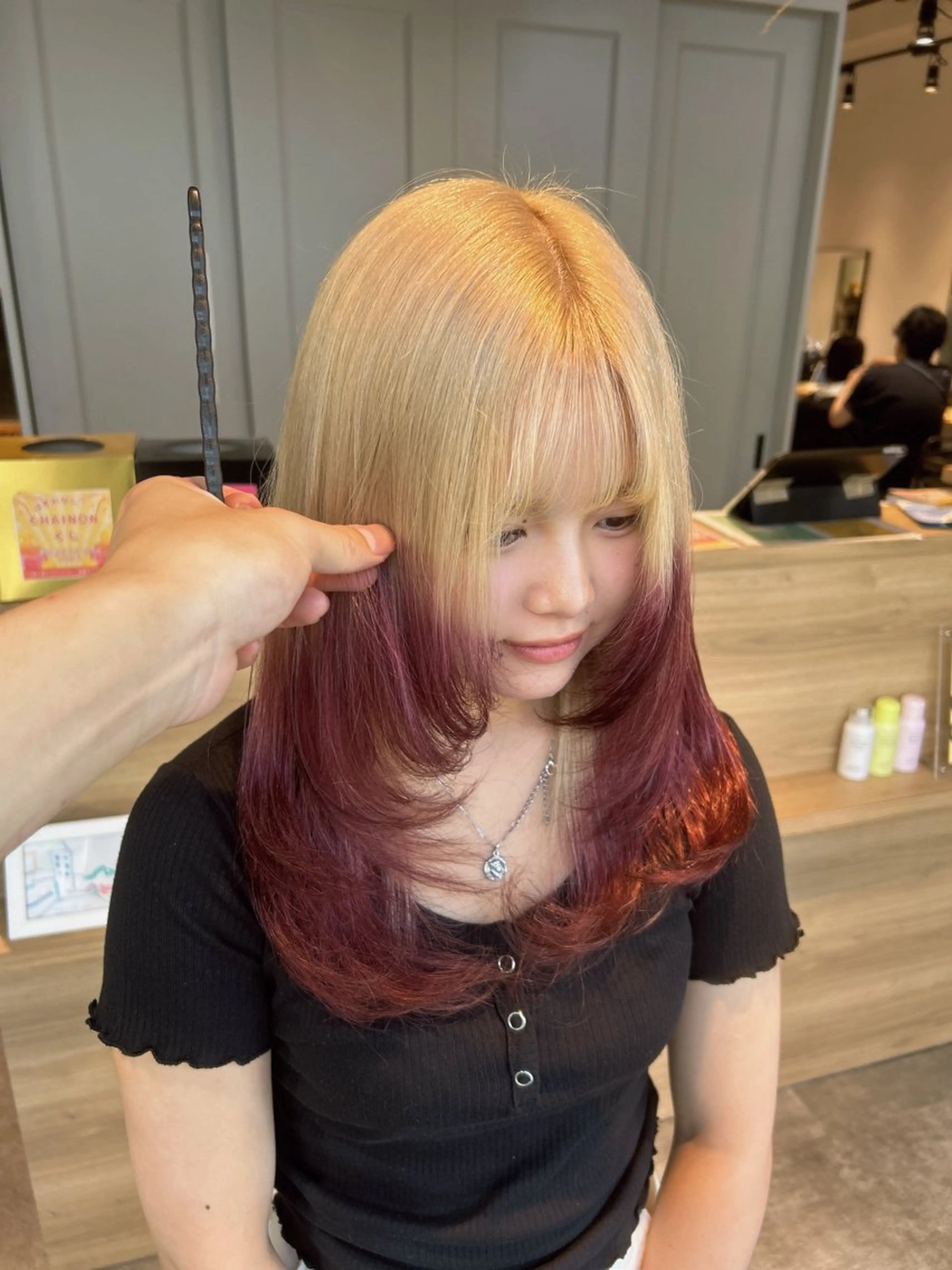 ミディアム カラー デザインカラー レイヤーカット 髪質改善特化型美容師 🫧岡本璃来🫧のヘアスタイル