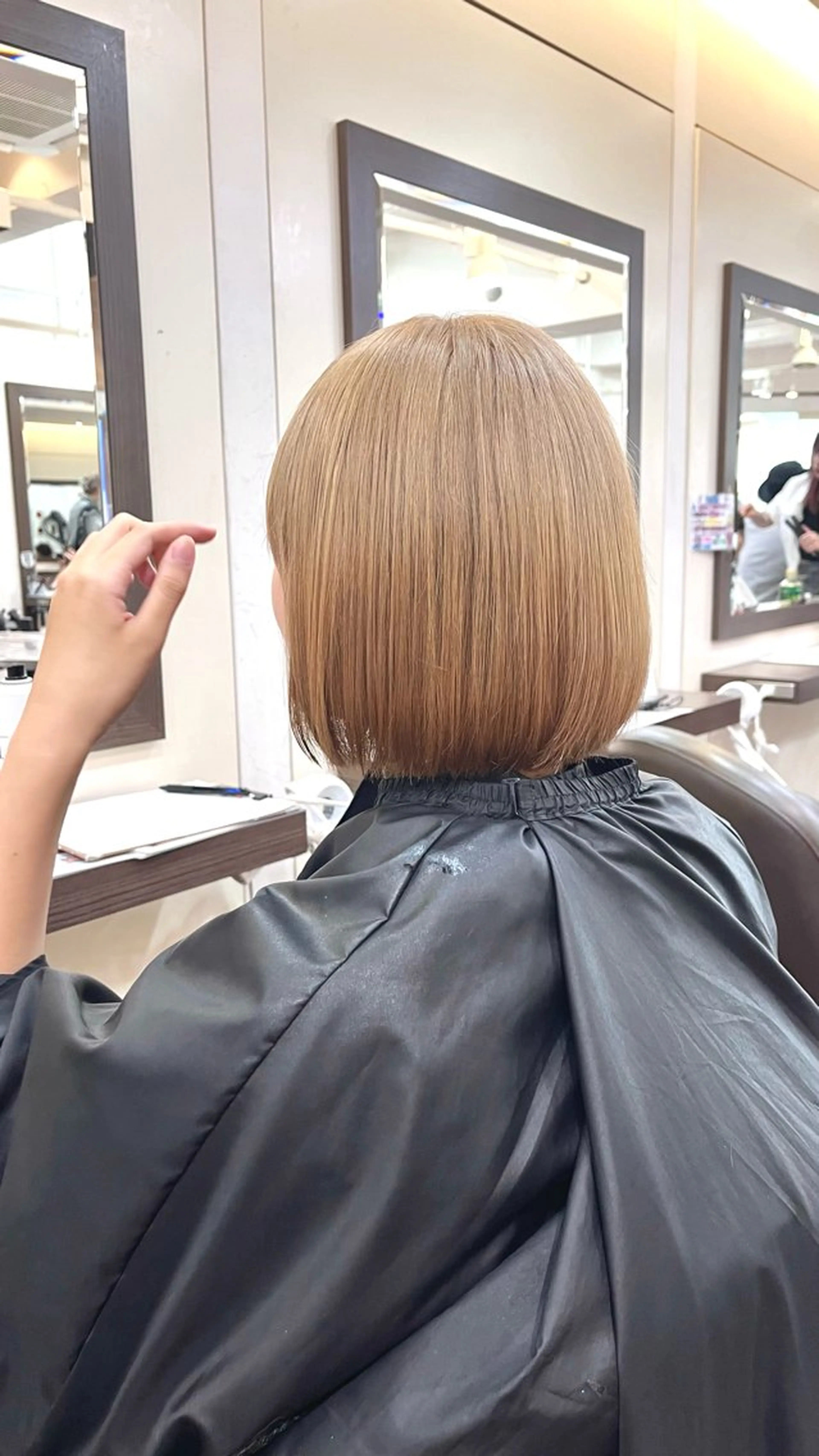 ショート カラー ベージュカラー 黒髪 ブリーチ ブルーカラー ブルーブラック 韓国レイヤー🇰🇷 🤍🎀honokaのヘアスタイル