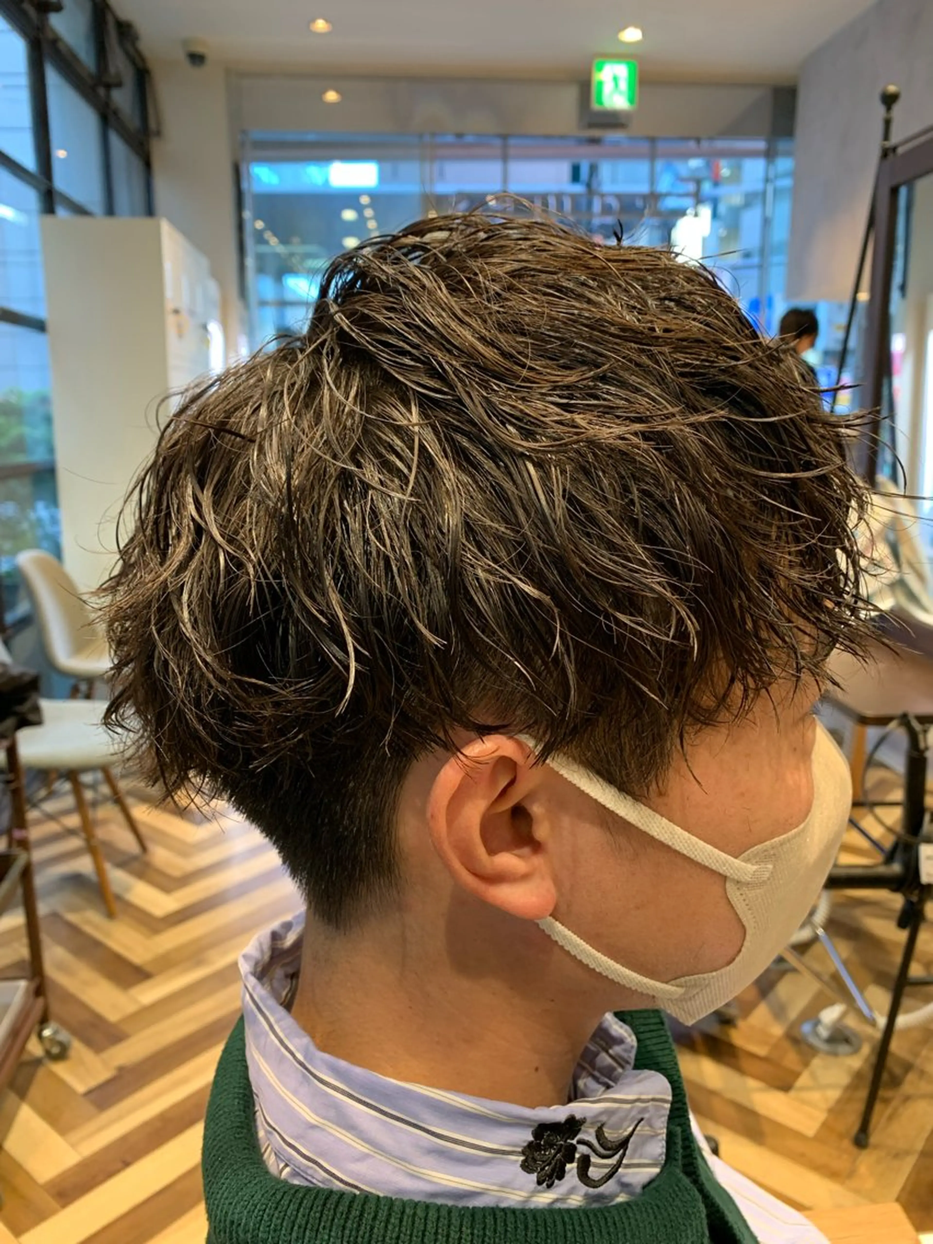 ミディアム パーマ 庄司 茉里愛のヘアスタイル