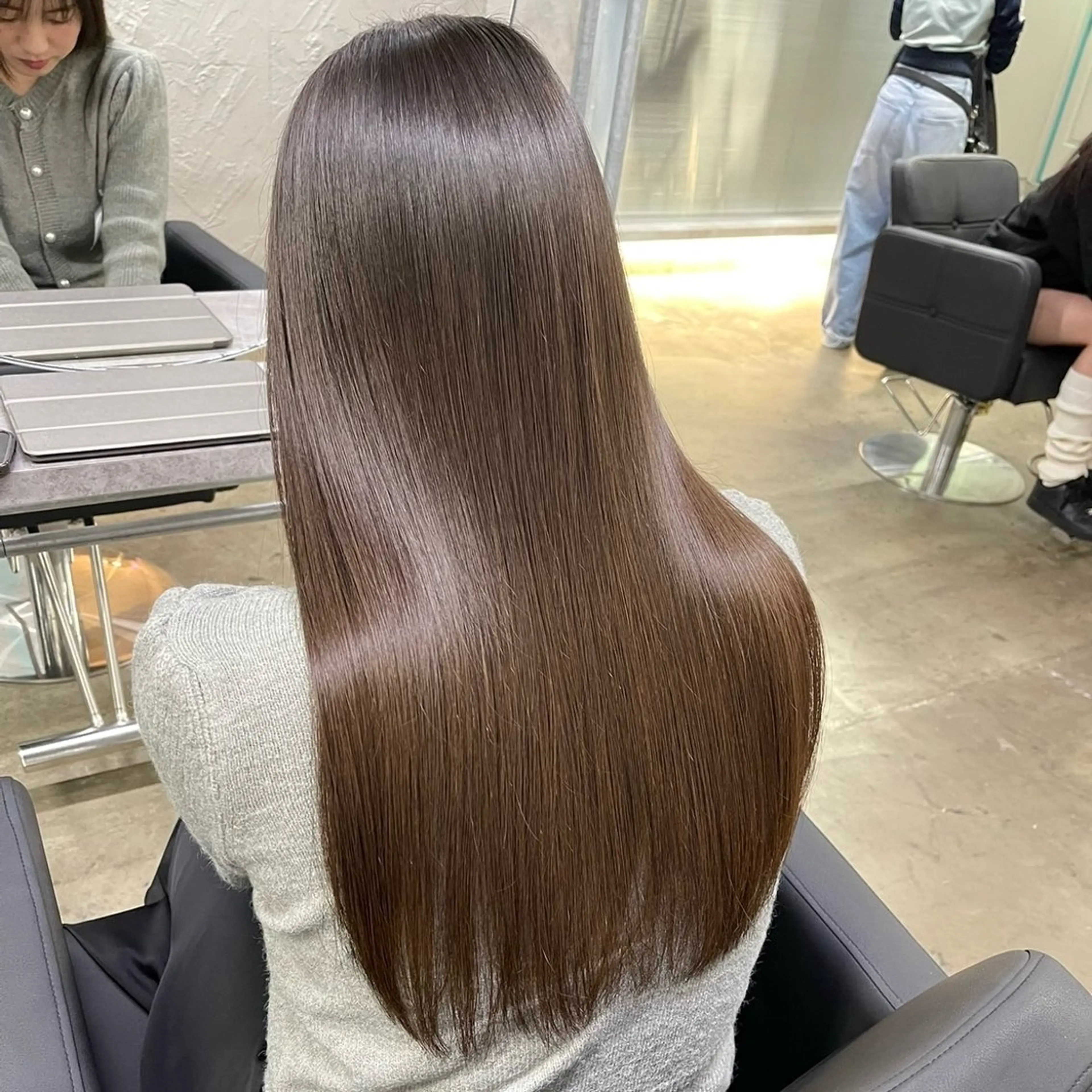 ロング 小顔に見えるボブ 透明感カラー🪽のヘアスタイル