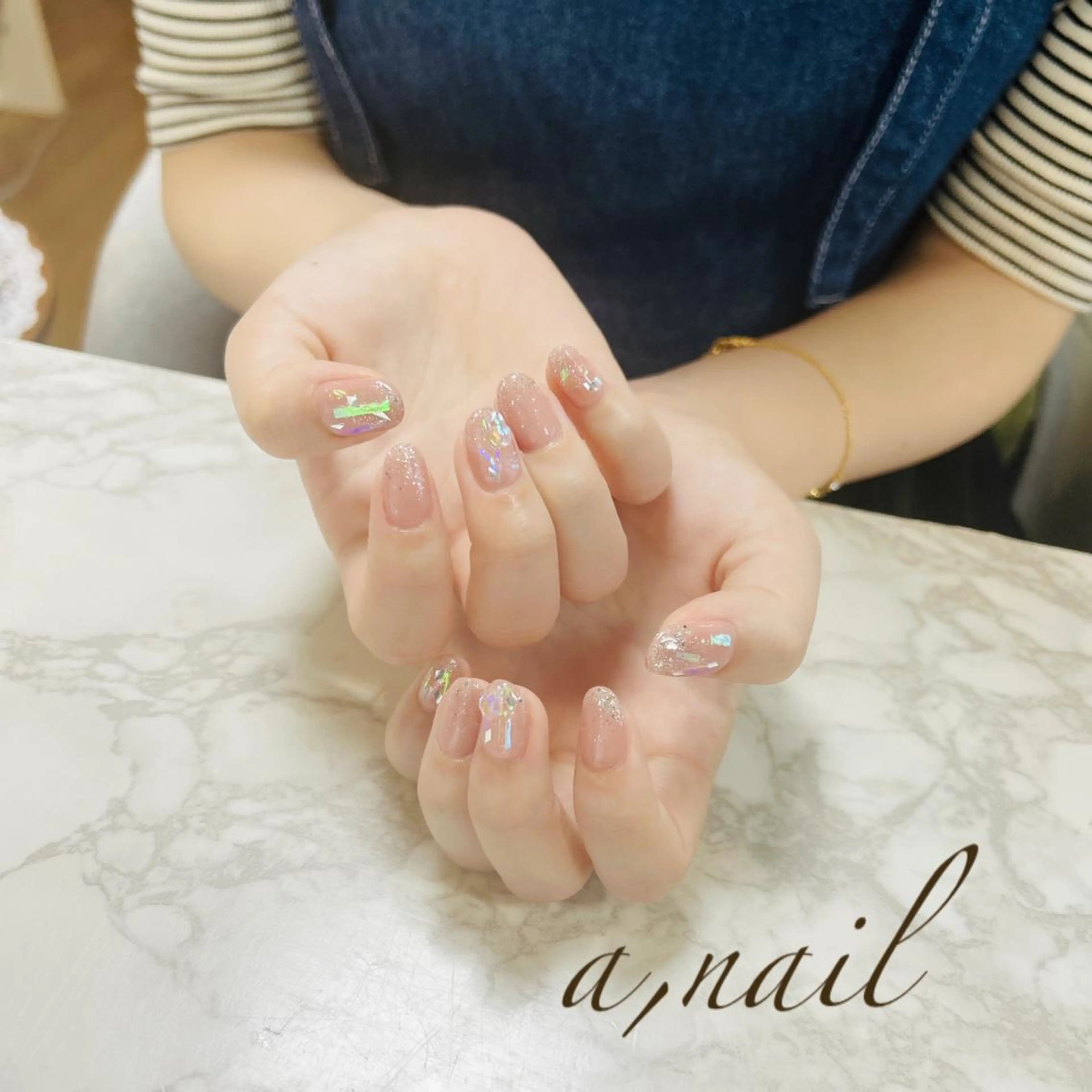 ネイル オーロラネイル フットネイル ジェルネイル グラデーション 氷ネイル・うるうるネイル ハンドネイル ネイルサロン エーネイルのネイルデザイン