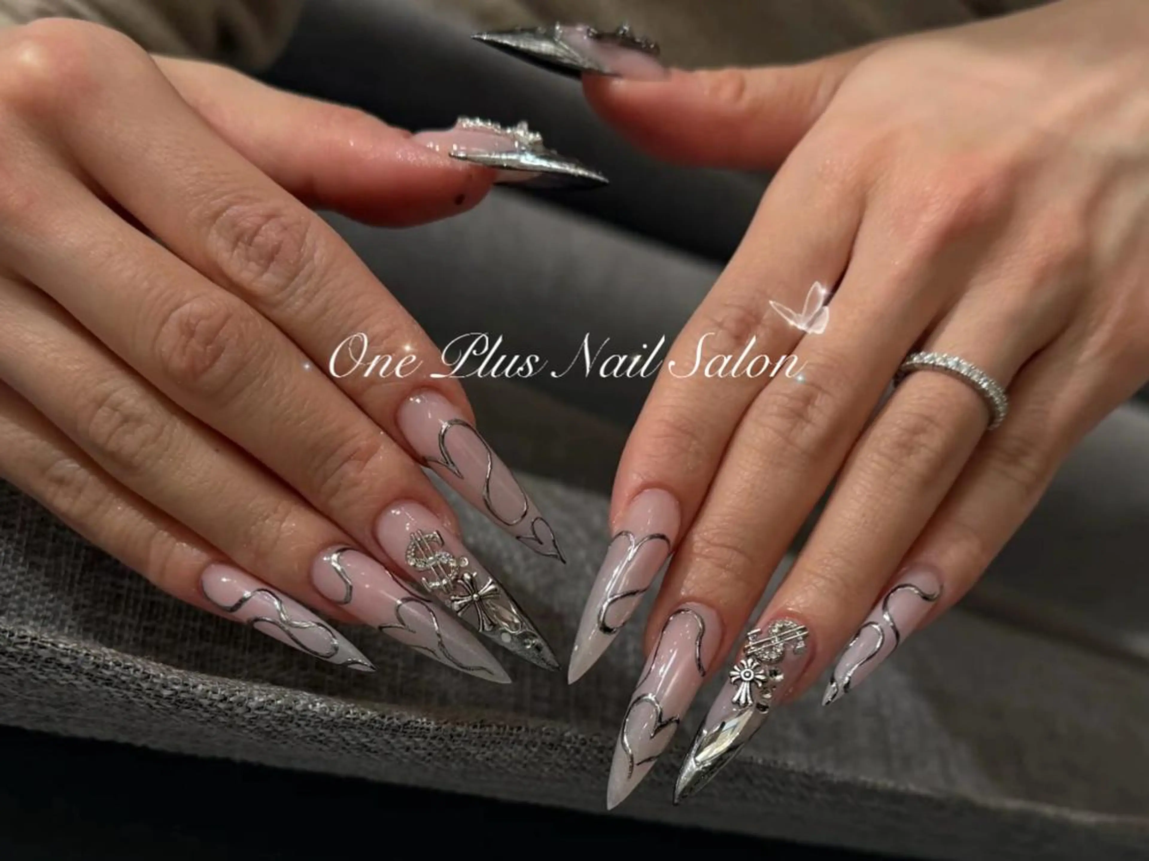 ネイル オーロラネイル 長さ出し フットネイル フレンチネイル ジェルネイル One Plus Nail Salonのネイルデザイン