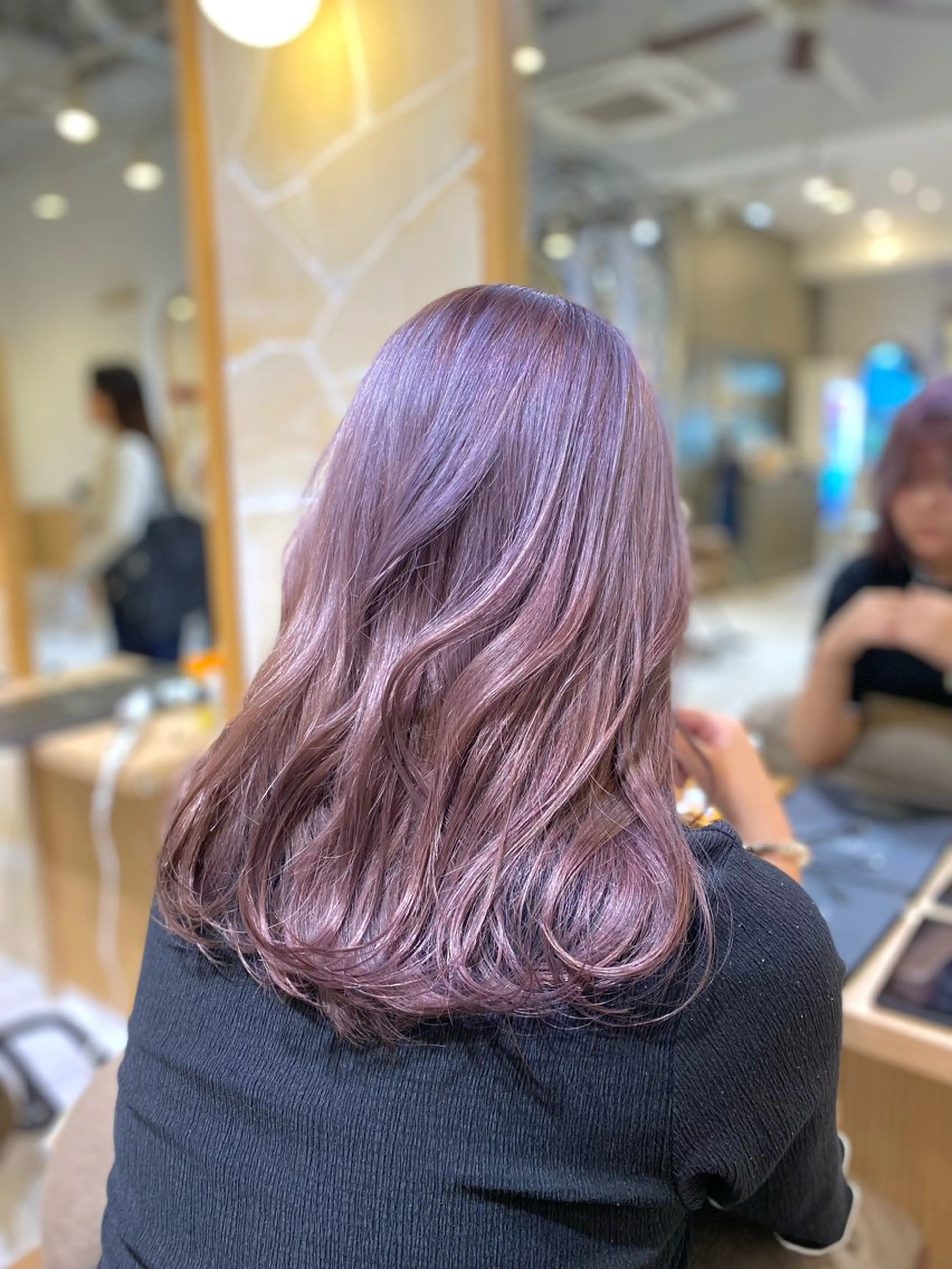 ミディアム カラー ブリーチ グレージュ ラベンダーカラー ラベンダーグレージュ ラベンダーグレー カット ヘアカラー 坂井 茅聖のヘアスタイル