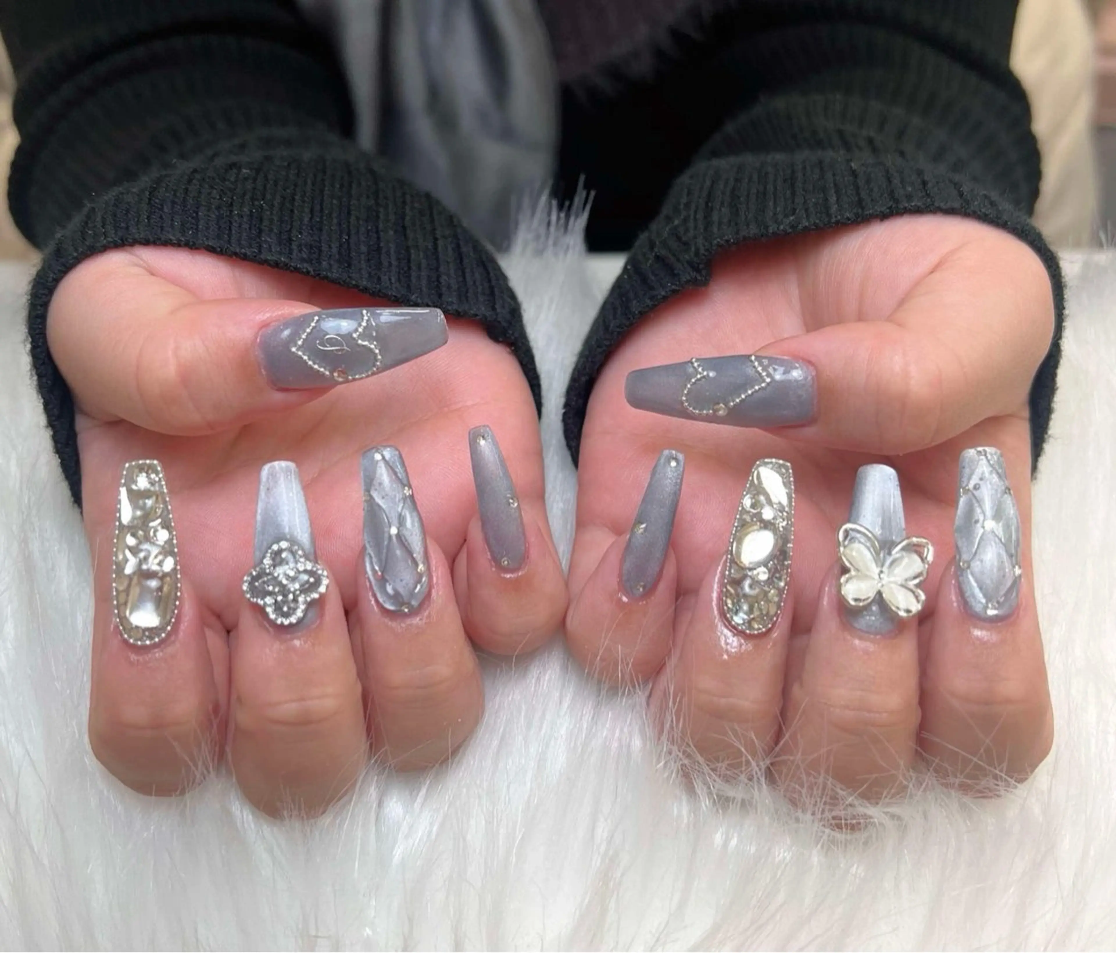 ネイル グラデーション キラキラネイル ワンカラーネイル 冬ネイル Jenn Nail Salonのネイルデザイン