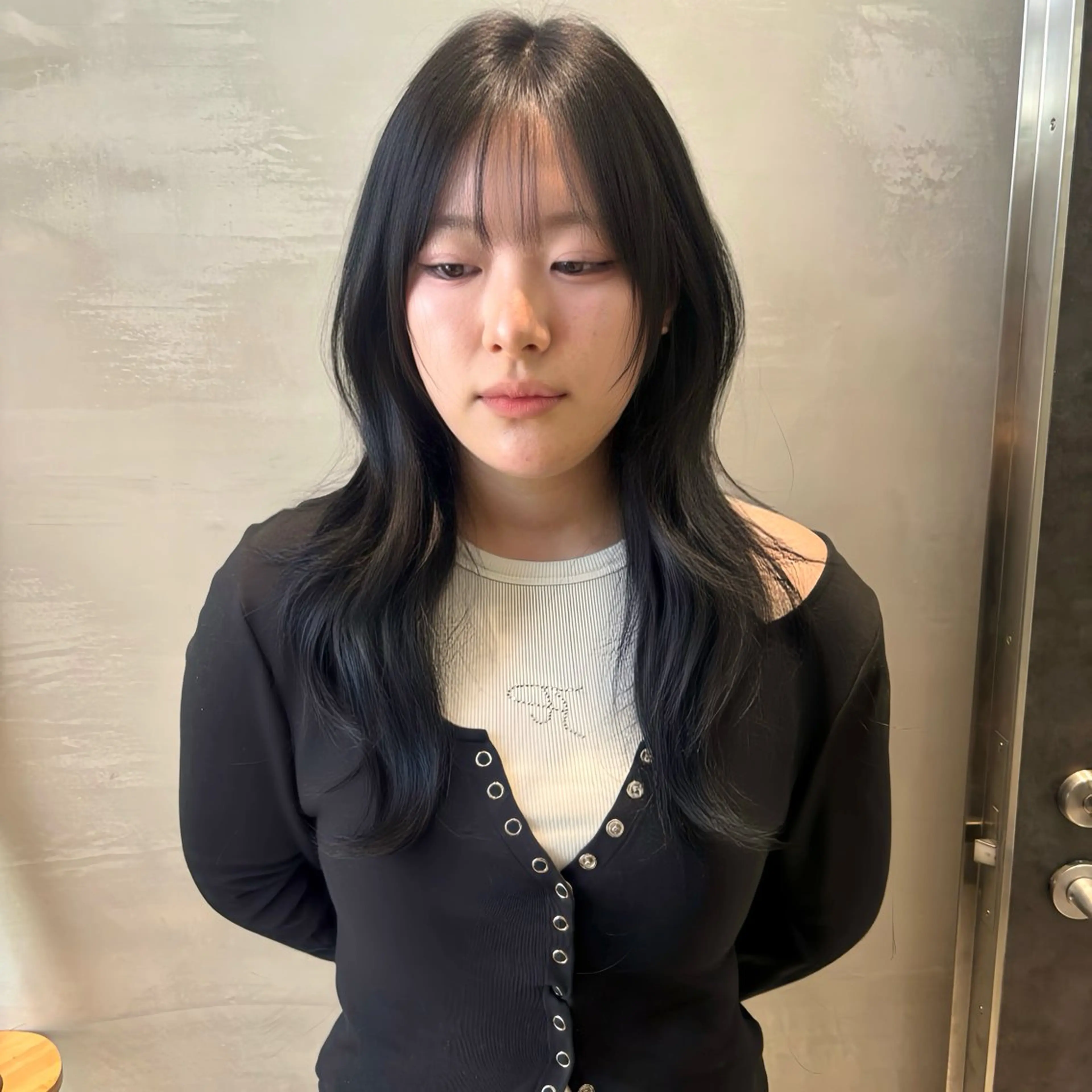 ロング カラー 黒髪 ブルーカラー ブルーブラック ハイレイヤー レイヤーカット カット ヘアカラー トリートメント 韓国レイヤー🇰🇷 /縮毛矯正💎/月音のヘアスタイル