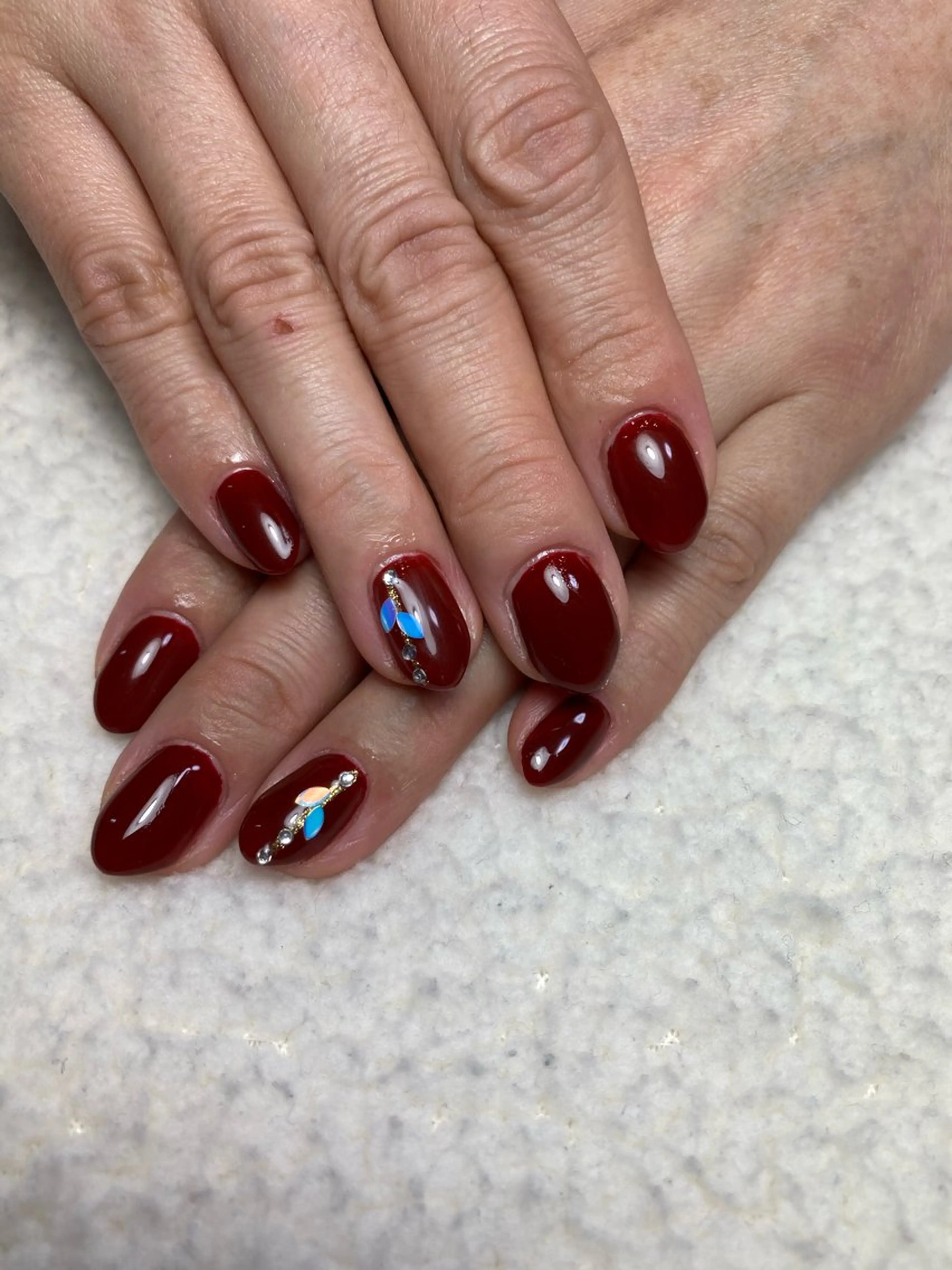 ネイル ボルドー ハンドネイル COCO+所属・COCO +のエステ・リラクイメージ