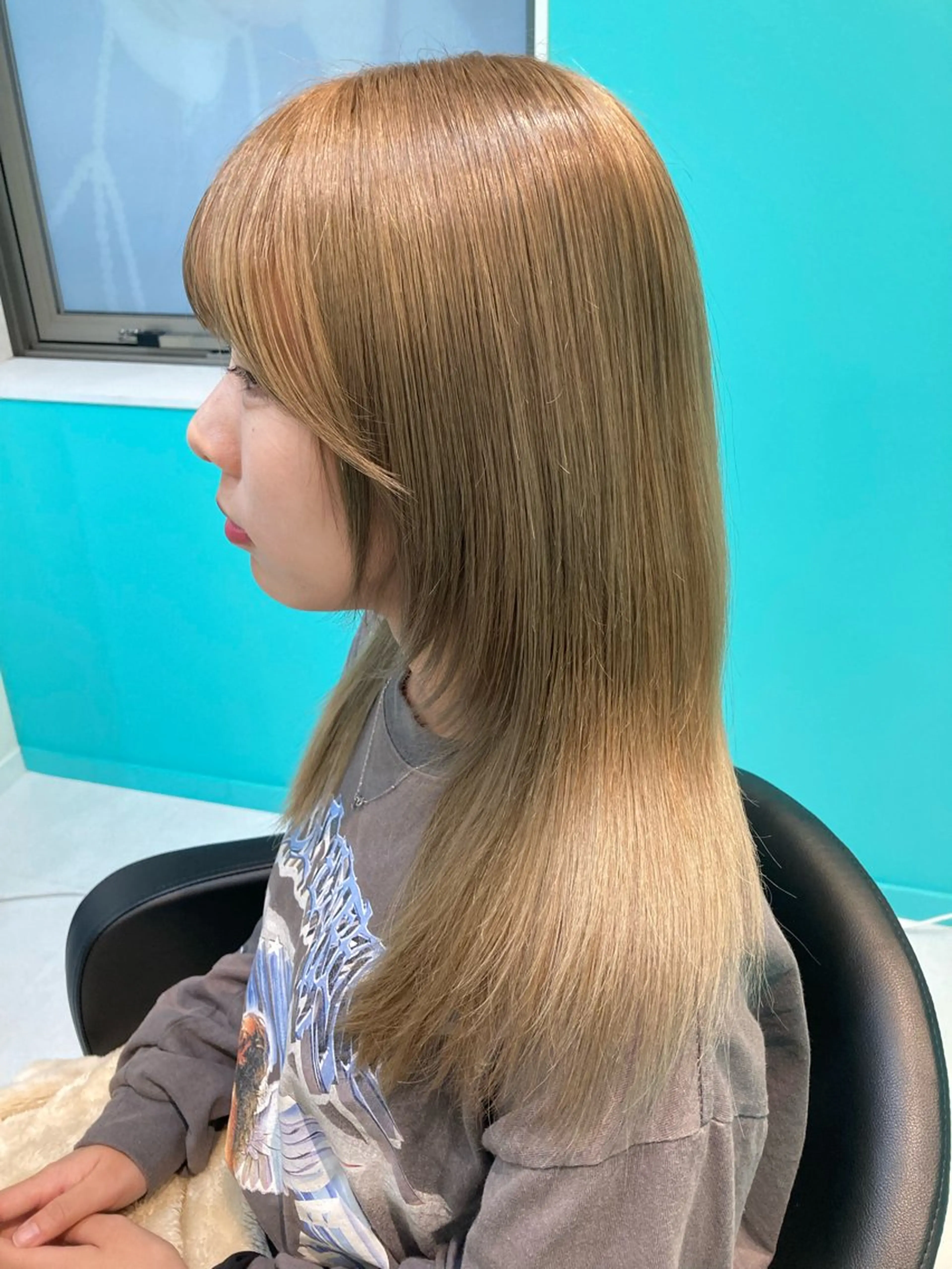 ロング カラー ベージュカラー ブロンド ブロンドベージュ 透明感カラー 🫧透明感✨ブリーチ 💫ダメージレス🫧のヘアスタイル