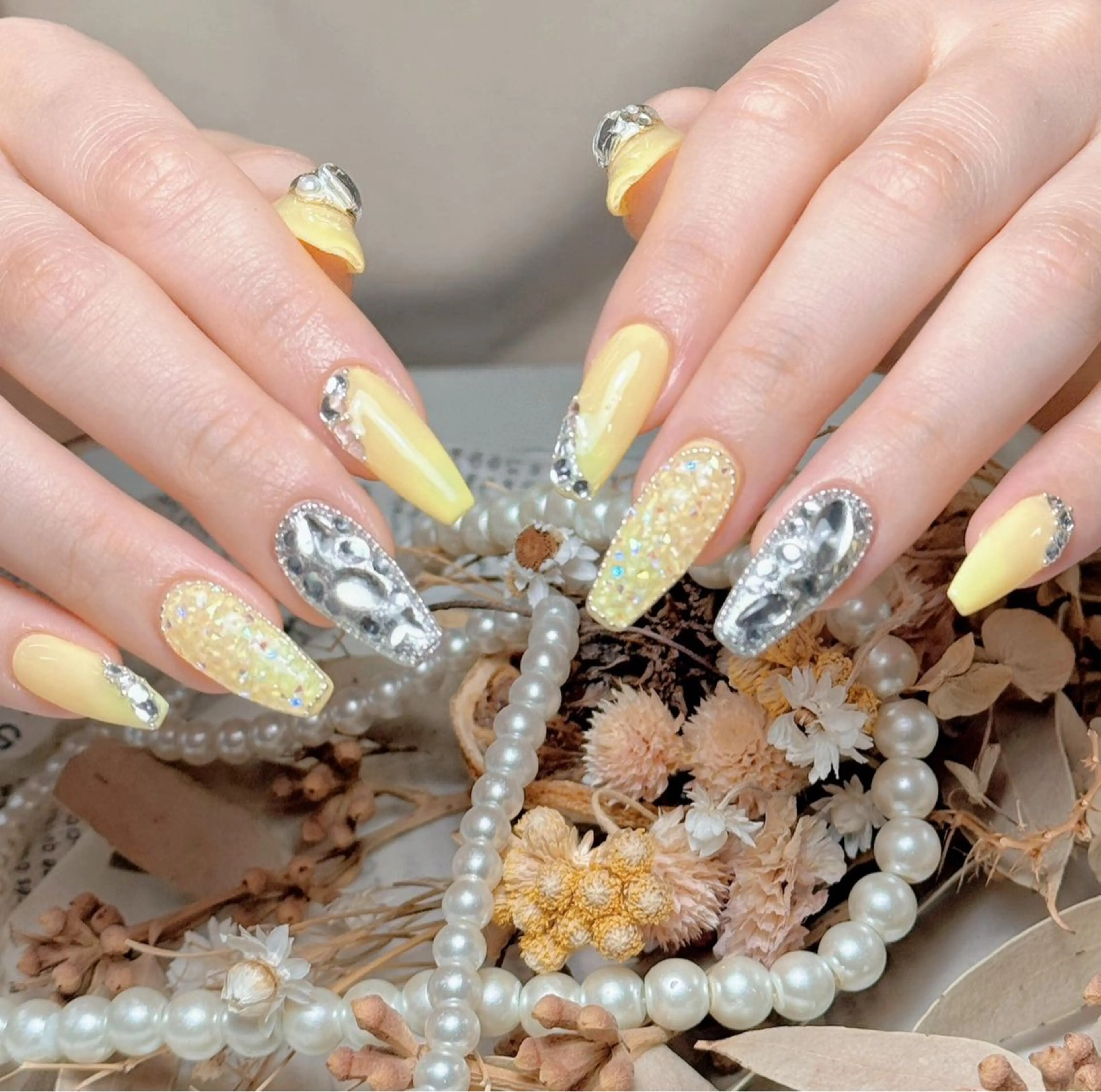 ネイル 長さ出し フレンチネイル ジェルネイル ガラスフレンチ 韓国ネイル ハンドネイル ハンドケア For U nail スカルプ専門店のネイルデザイン