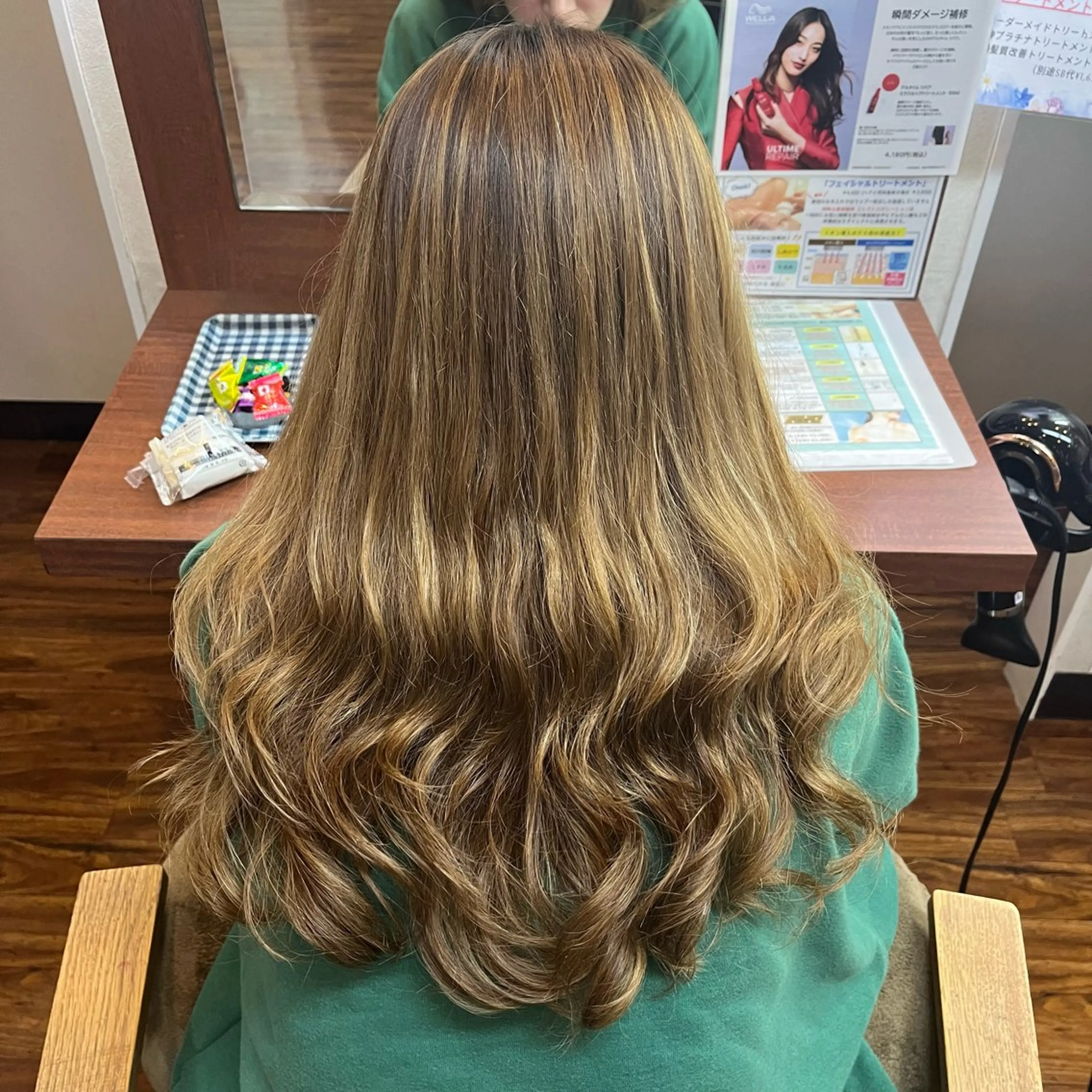 ロング パーマ 富田 響のヘアスタイル