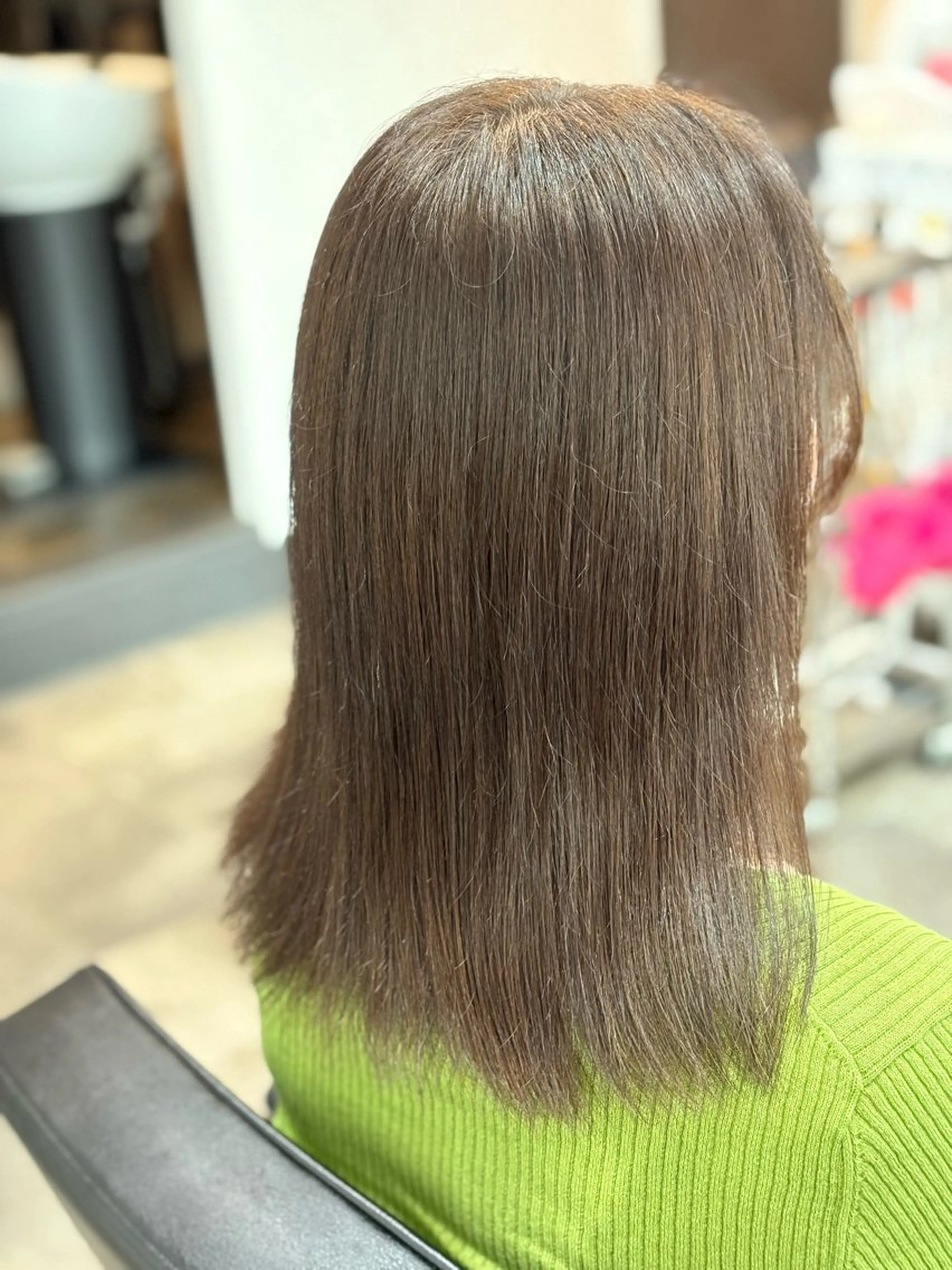 ミディアム 井上 美織のヘアスタイル