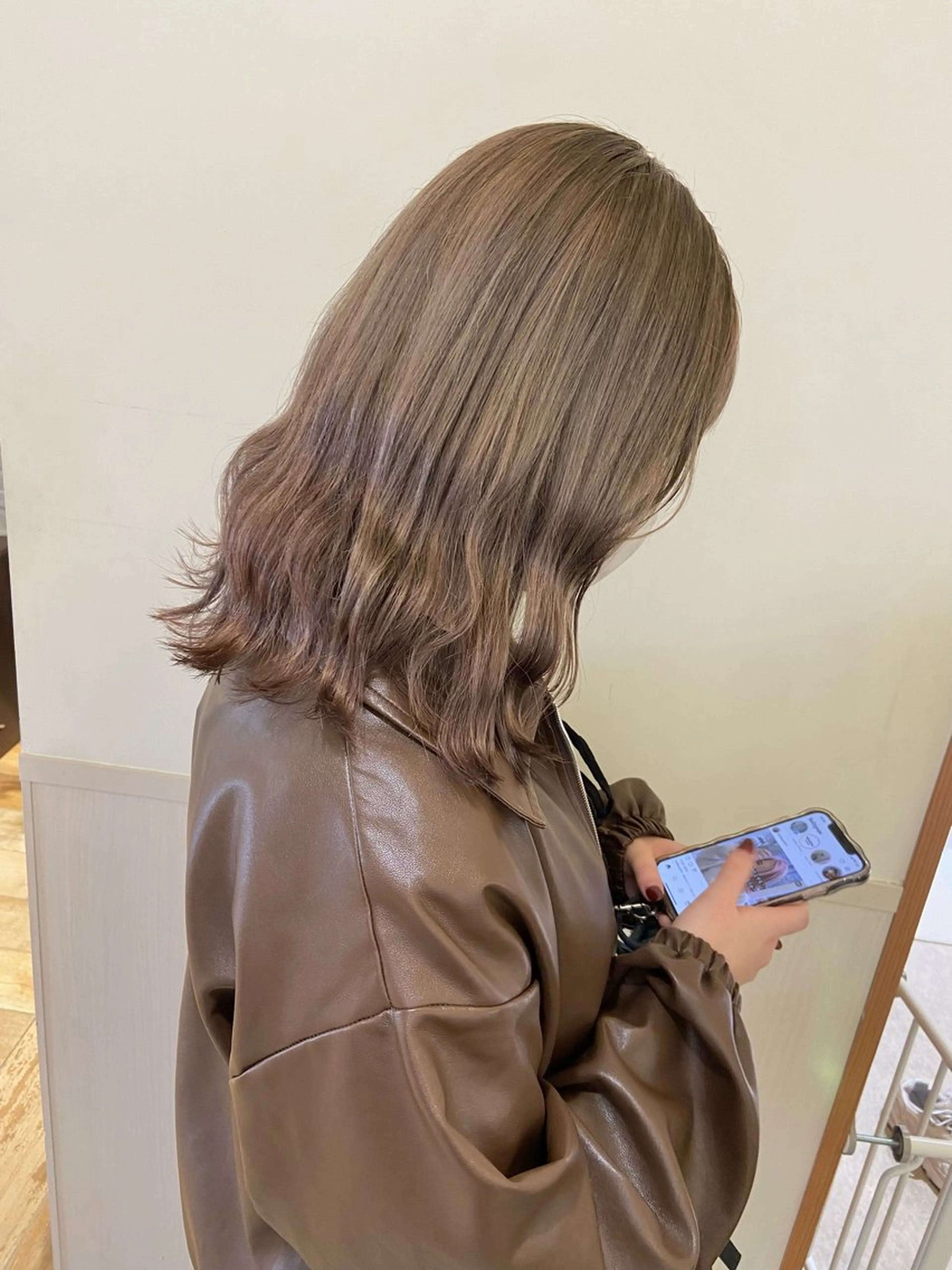 ミディアム カラー ヘアカラー トリートメント 🐺ウルフ/レイヤー 似合わせ‎🤍沙羅のヘアスタイル