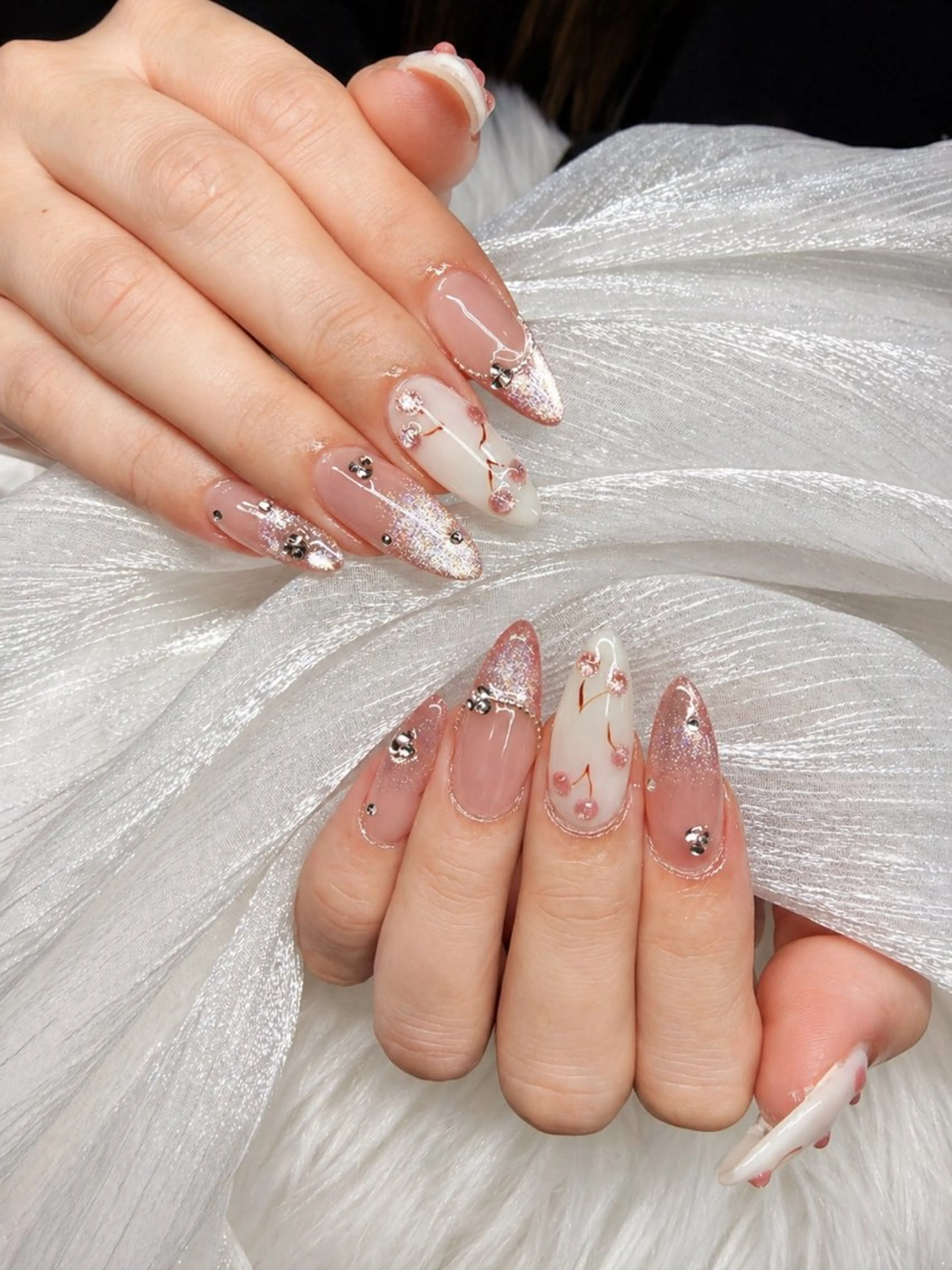 ネイル アートネイル オーロラネイル チークネイル 長さ出し フットネイル ハンドネイル Chan nailsのネイルデザイン