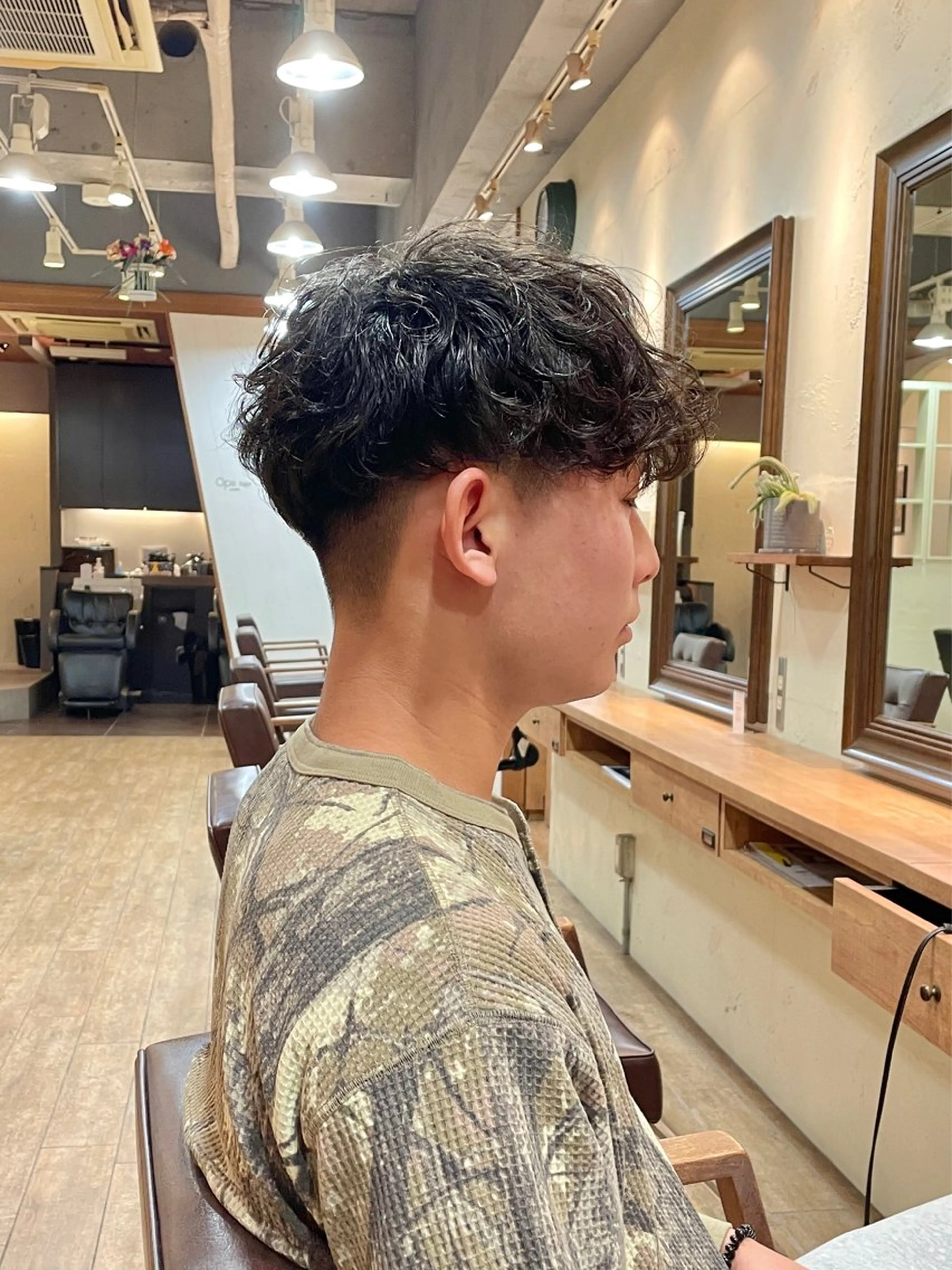 ショート パーマ メンズ フェザーパーマ メンズパーマ カット パーマ ショート/ボブ/ メンズ/縮毛矯正のヘアスタイル