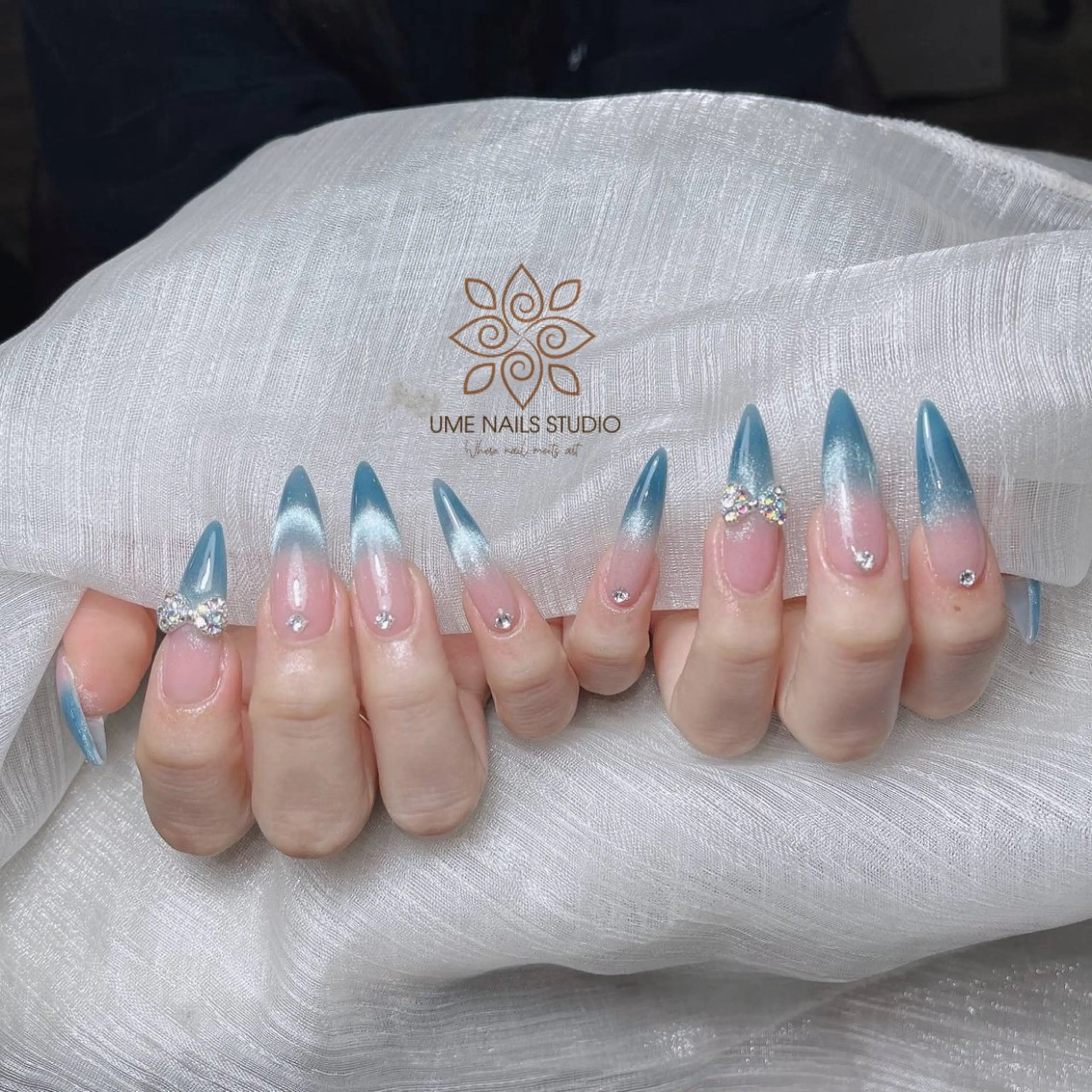 ネイル チークネイル クリアネイル ガーリー キラキラネイル 韓国ネイル Ume Nail Studioのネイルデザイン