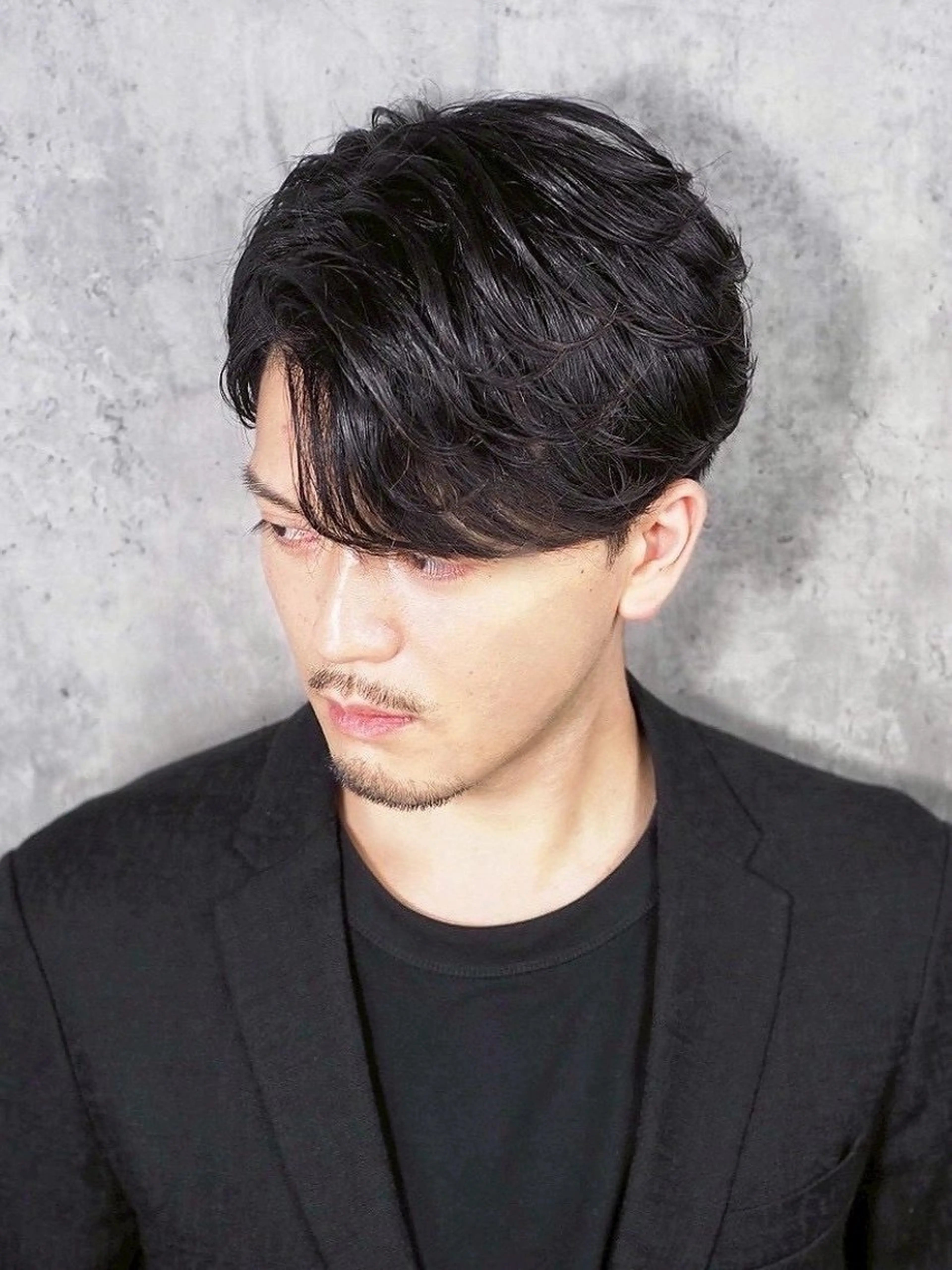 ミディアム 甲斐 心のヘアスタイル