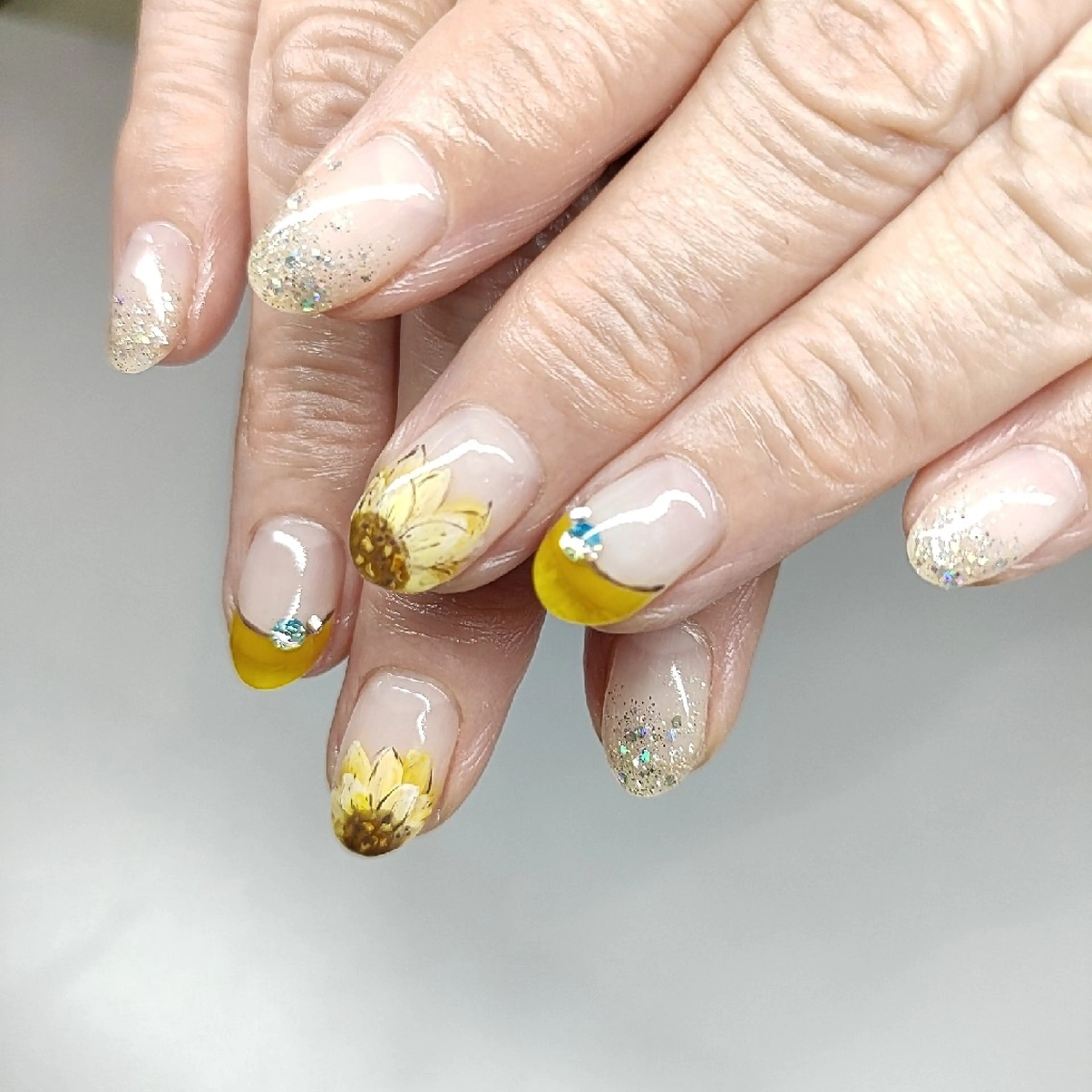 ネイル 夏ネイル 本厚木南口 徒歩3分のネイルデザイン