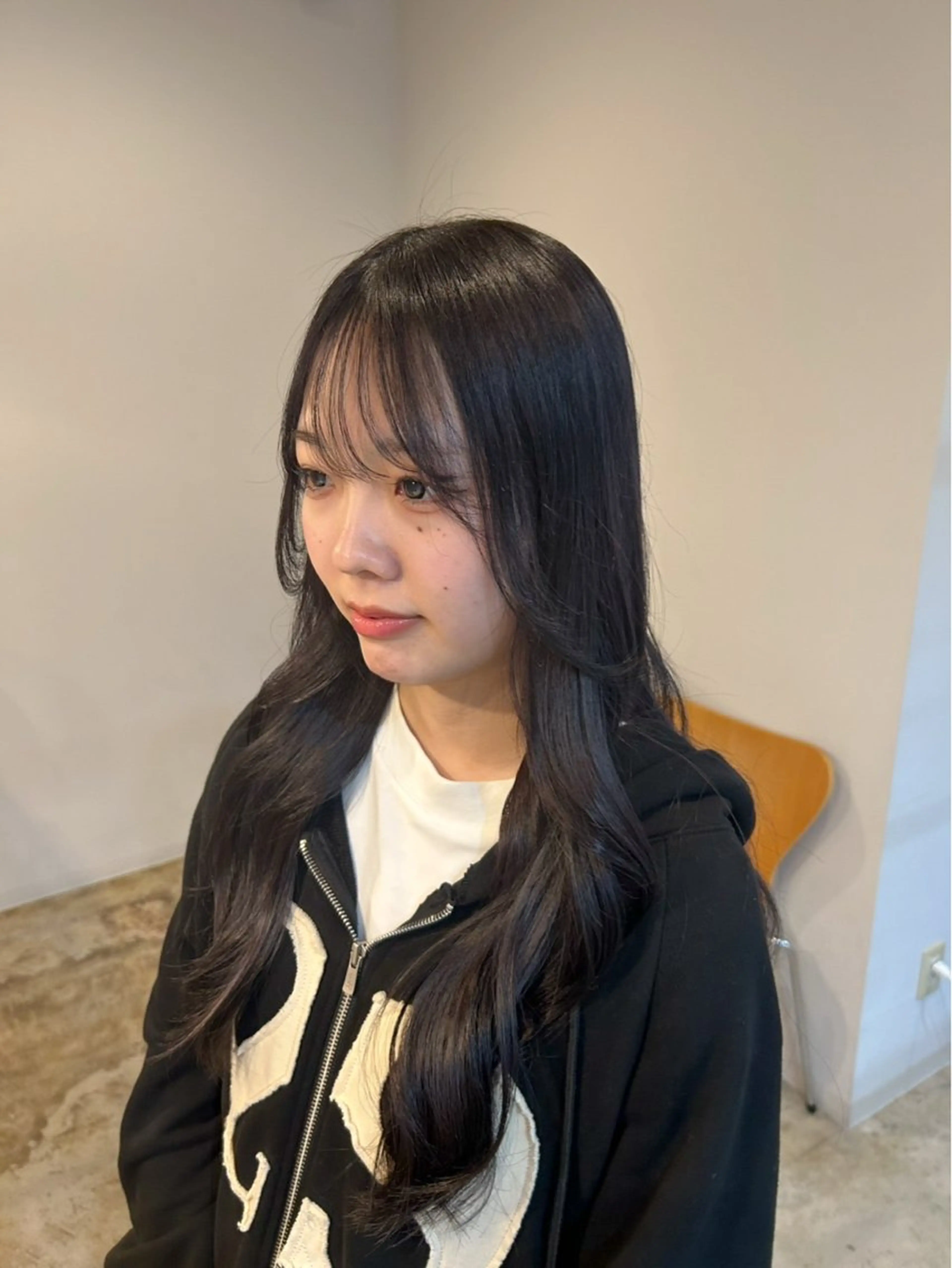 ロング カラー 川端 明莉のヘアスタイル