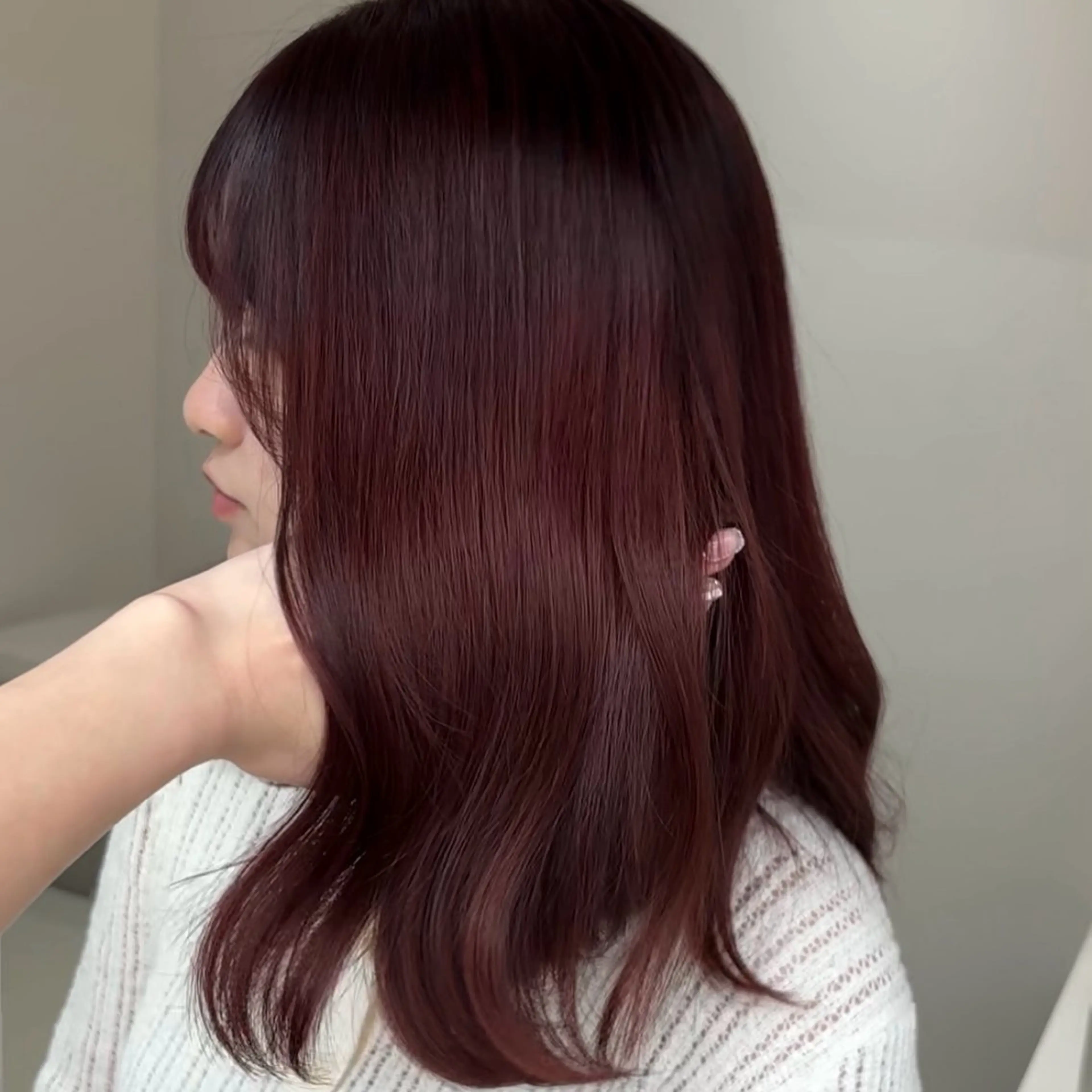 セミロング 盛れる透明感カラー・ momokaのヘアスタイル