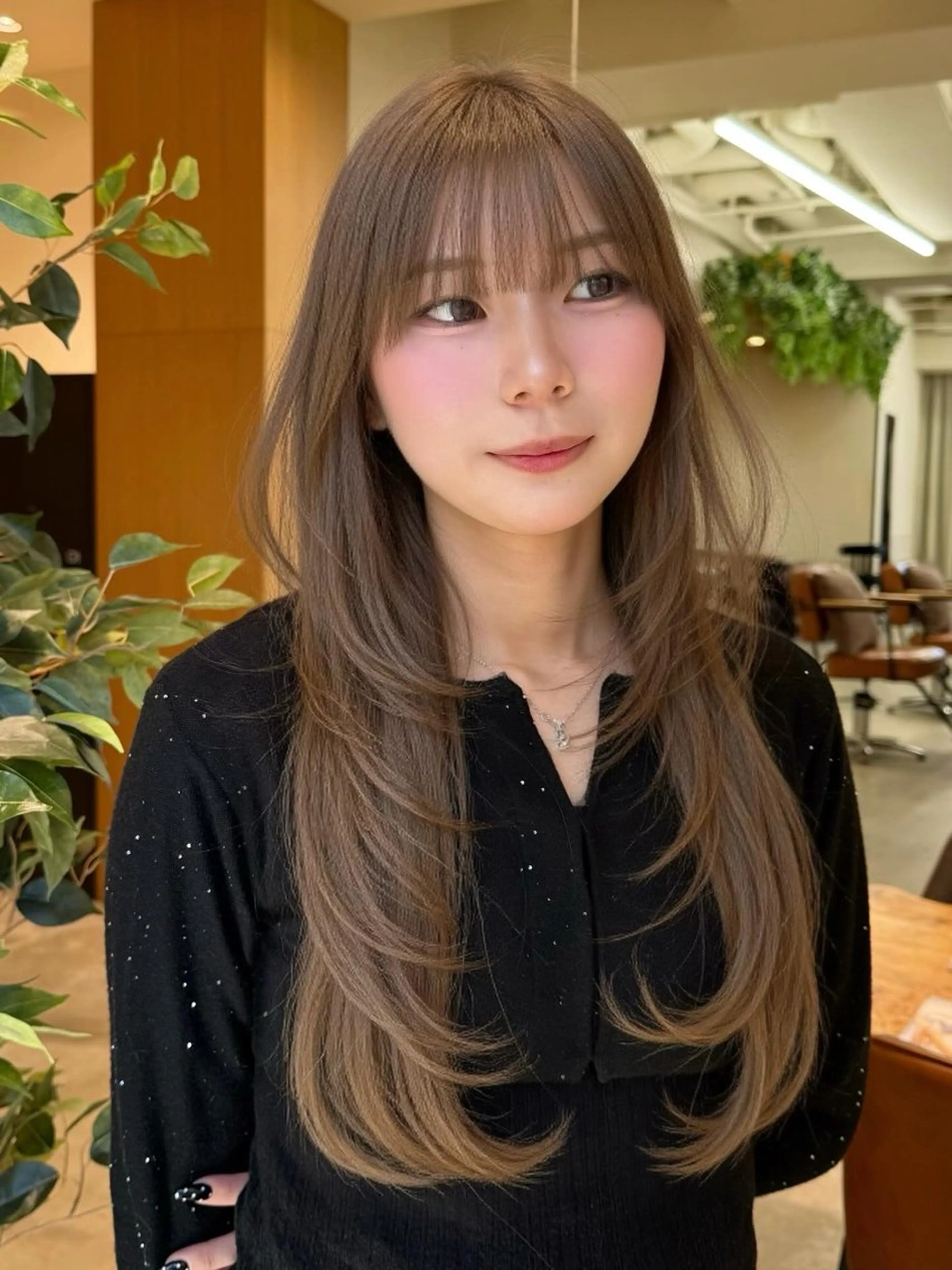 ロング カット ヘアカラー ハイトーン| ブリーチ|めぐ🫧のヘアスタイル