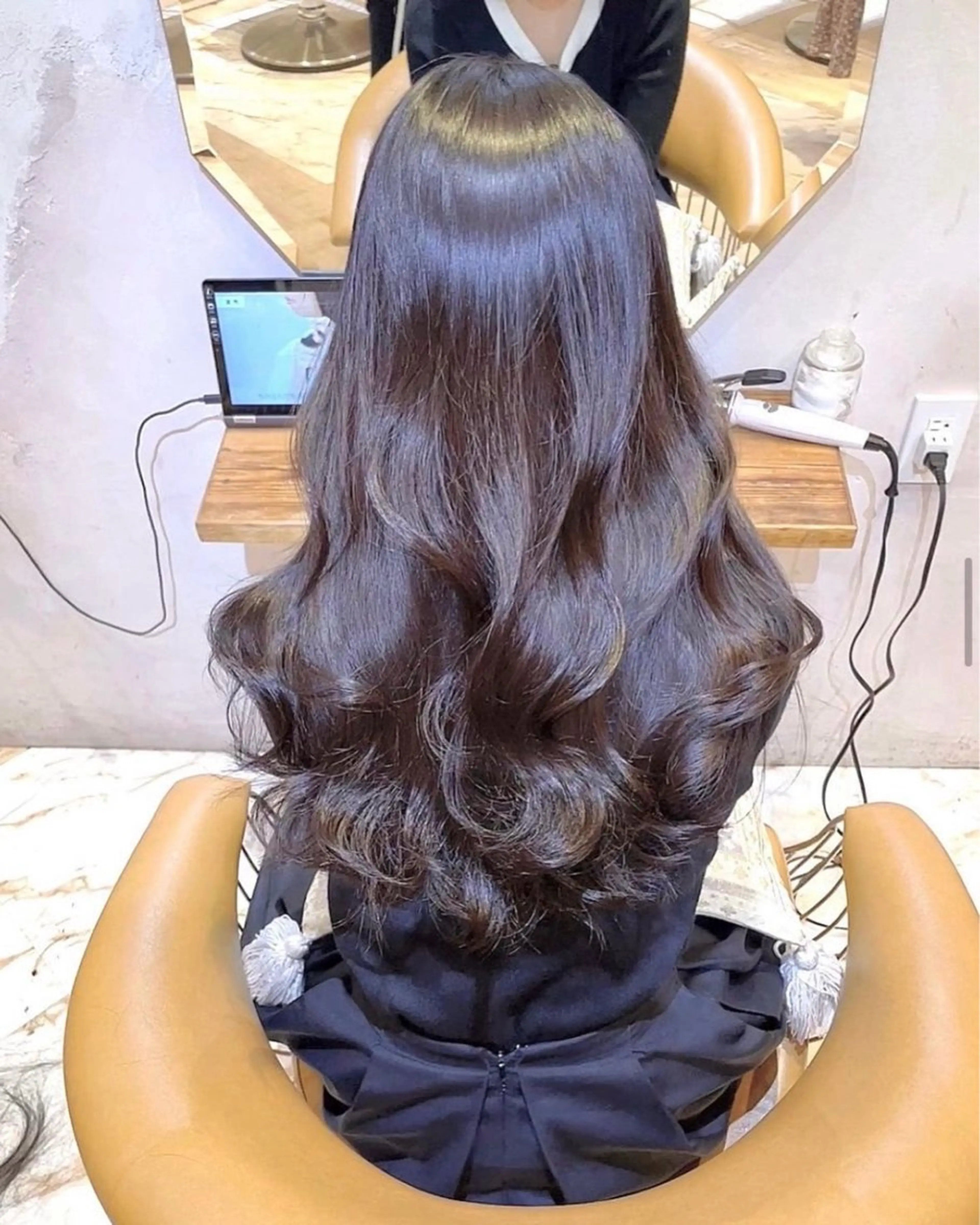 【❣️カラーのみ❣️】🫧艶カラー🫧＋1STEP髪質改善トリートメント💛 トリートメントランクアップ相談可⭕️の写真