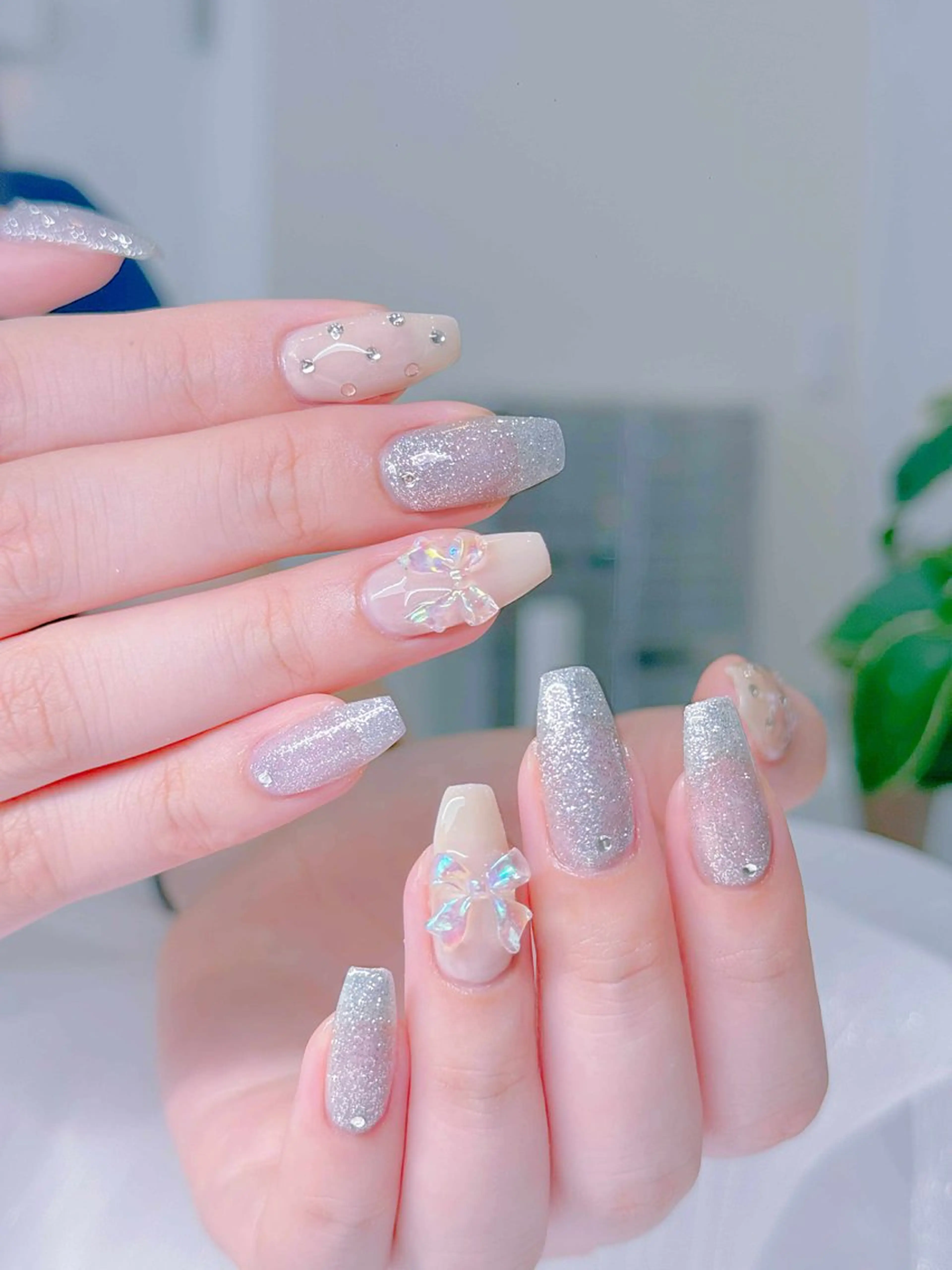 ネイル オーロラネイル ブルー チークネイル フットネイル フレンチネイル ハンドネイル JAN 168 池袋のネイルデザイン