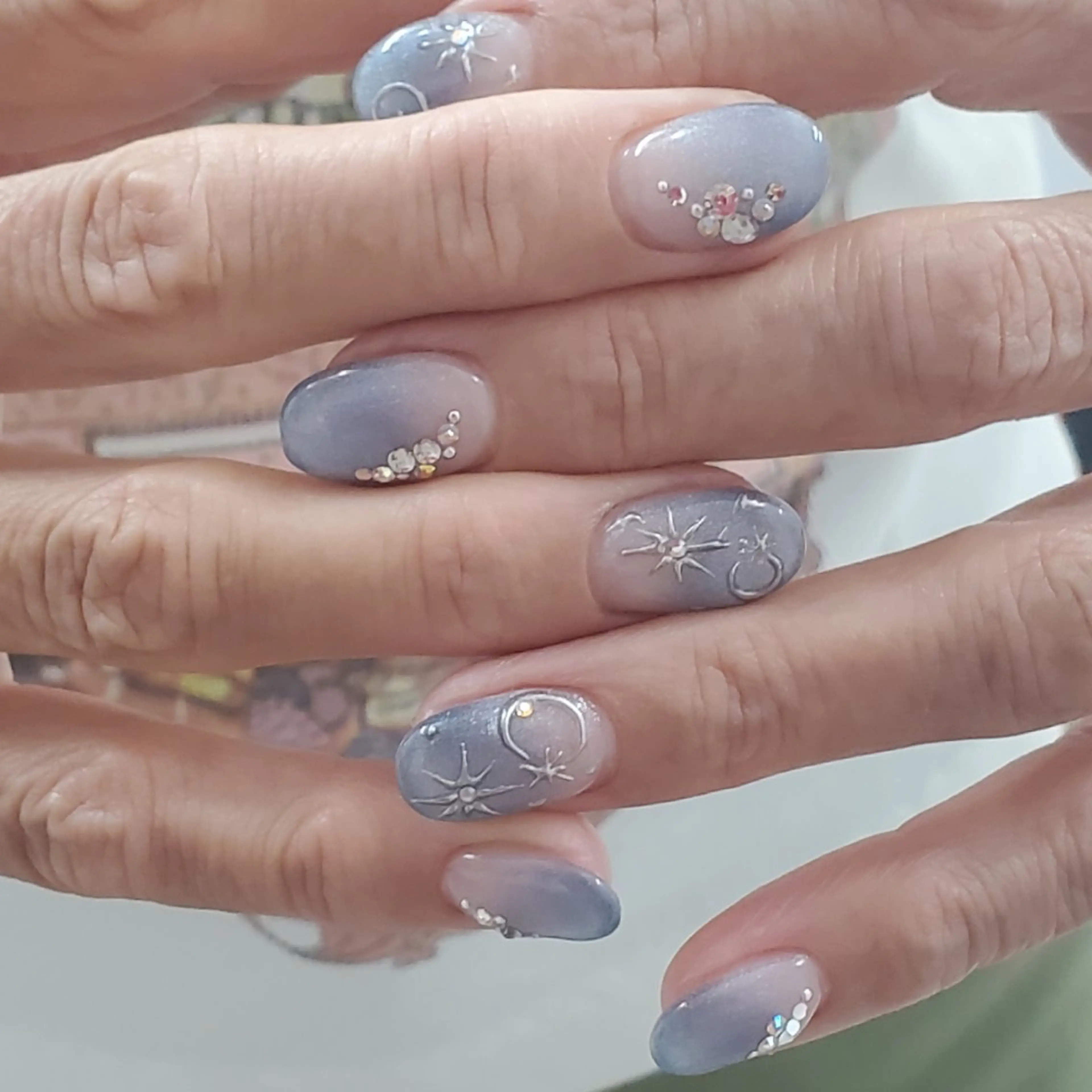 ネイル アートネイル マグネットネイル ストーンネイル MOM  原宿店所属・MoM マムネイル原宿のネイルデザイン