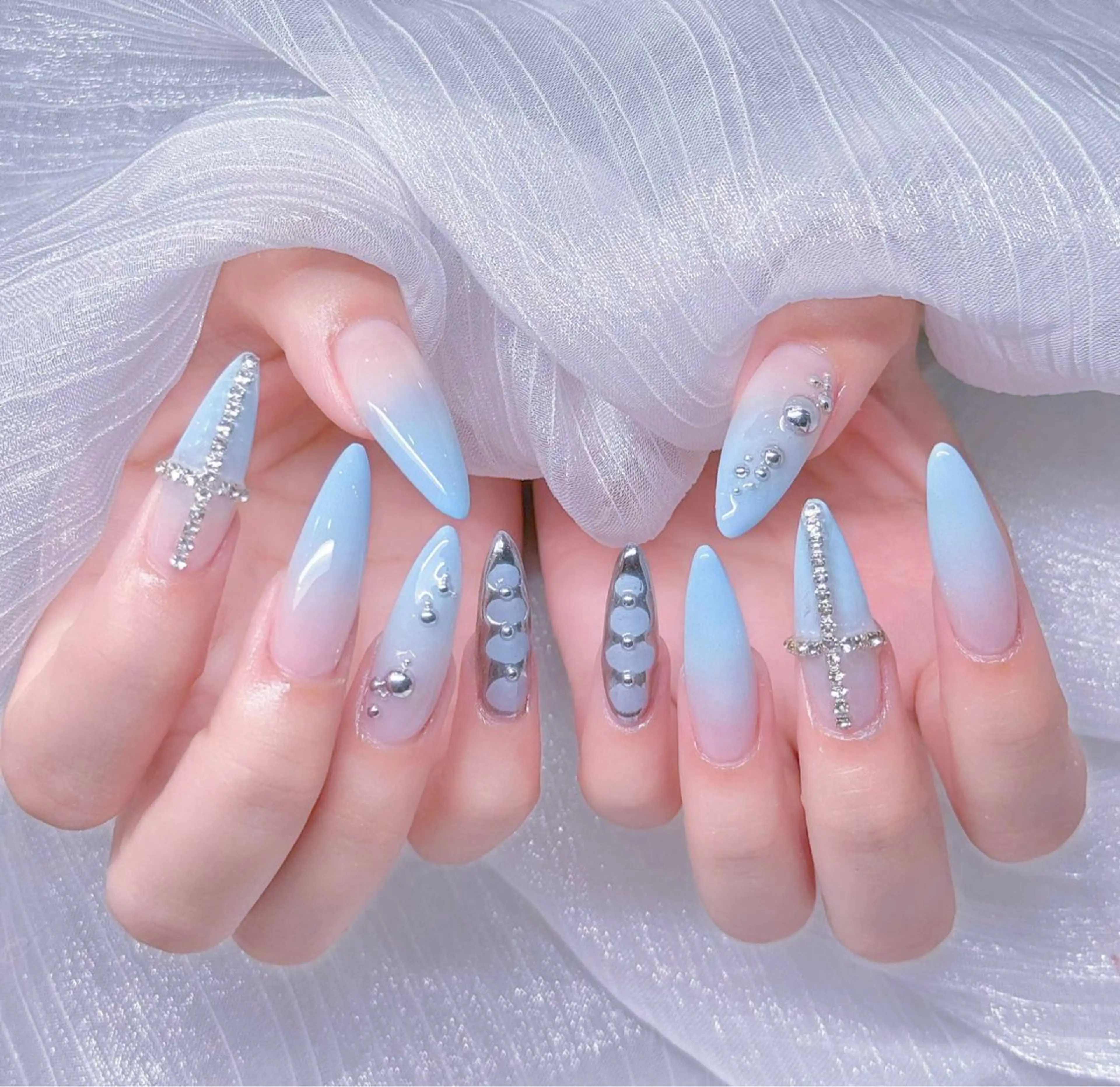 ネイル オーロラネイル ブルー チークネイル フットネイル フレンチネイル ハンドネイル REI レイのネイルデザイン