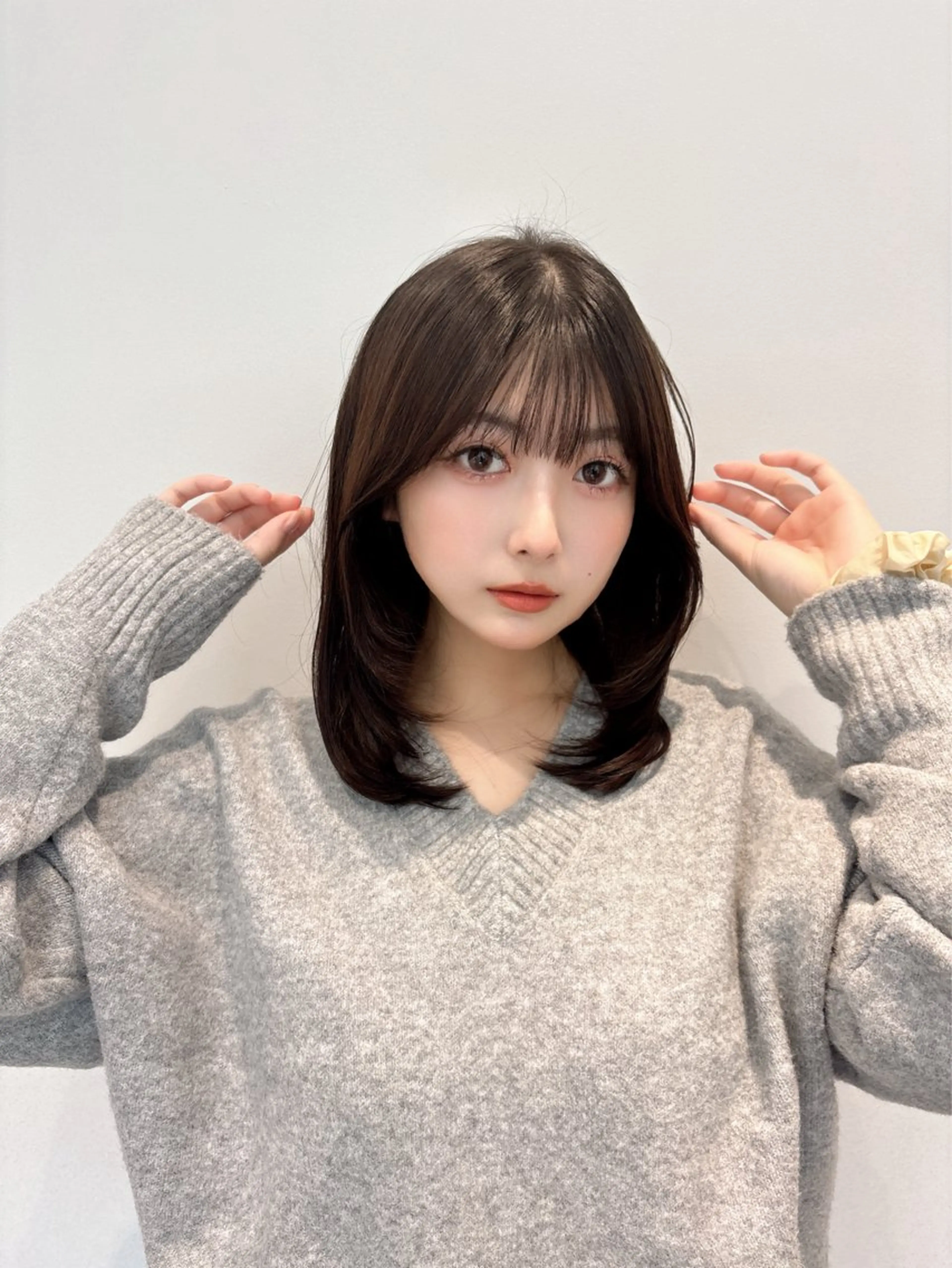 ミディアム 顔まわりレイヤー 顔周りカット レイヤーカット 似合わせカット トリートメント カット トリートメント 🍀本格ヘッドスパ 👑髪質改善🍀英司のヘアスタイル