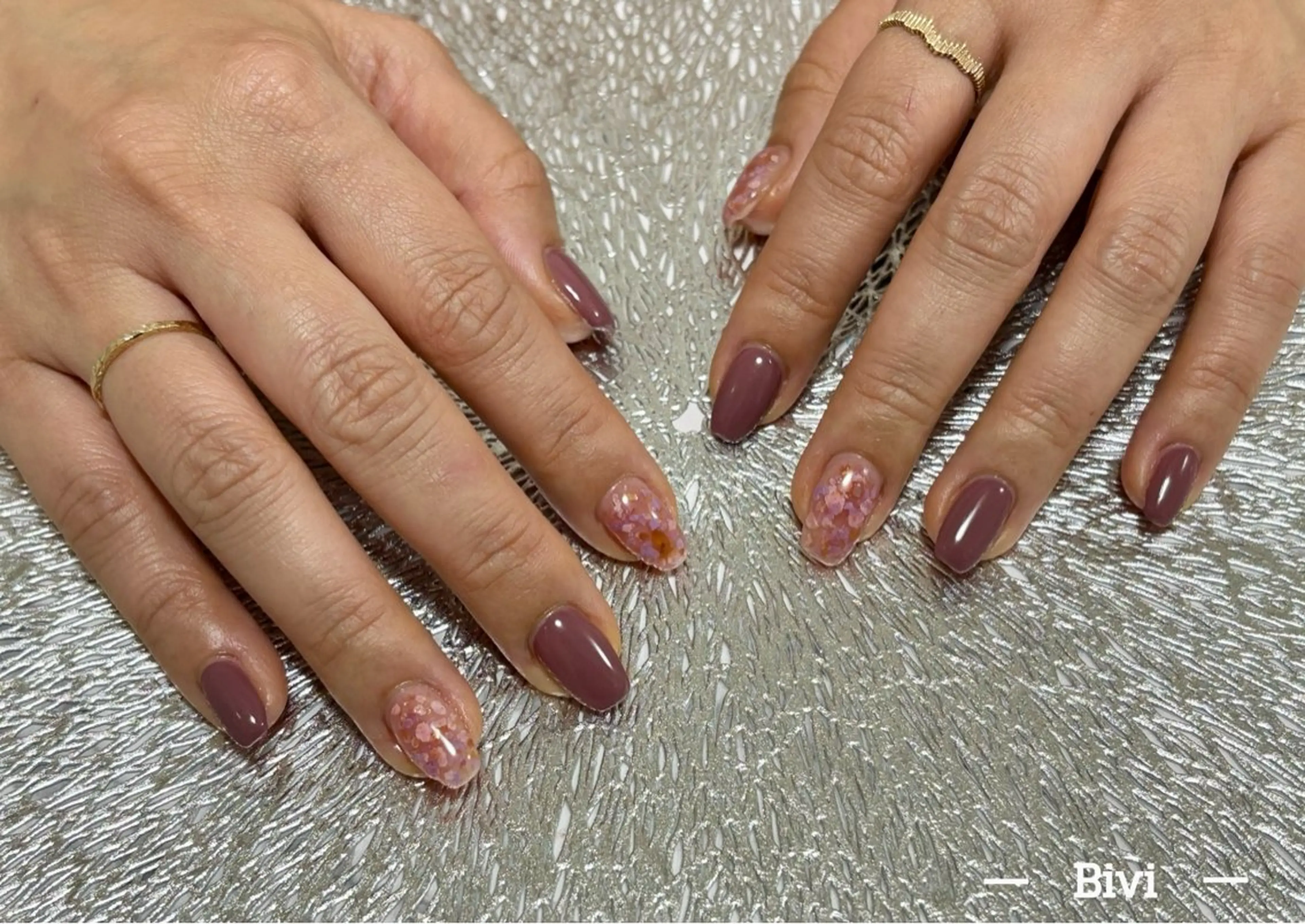 ネイル アートネイル フラッシュネイル ラメ(グリッター) シルバー スクエアネイル ♡Bivi♡自爪に 優しいネイルサロンのネイルデザイン