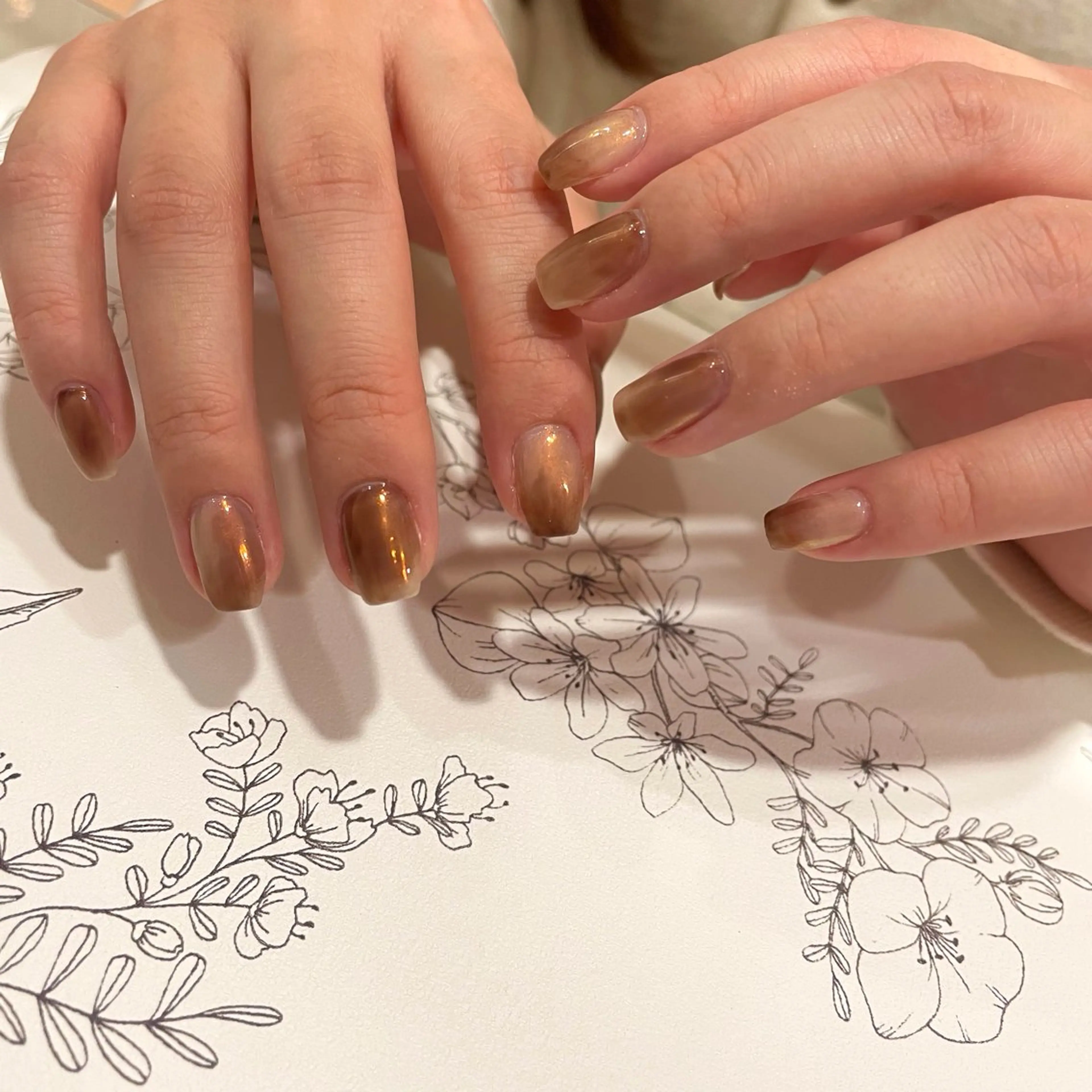 ネイル ニュアンスネイル MAK’s 草加店スタッフのネイルデザイン